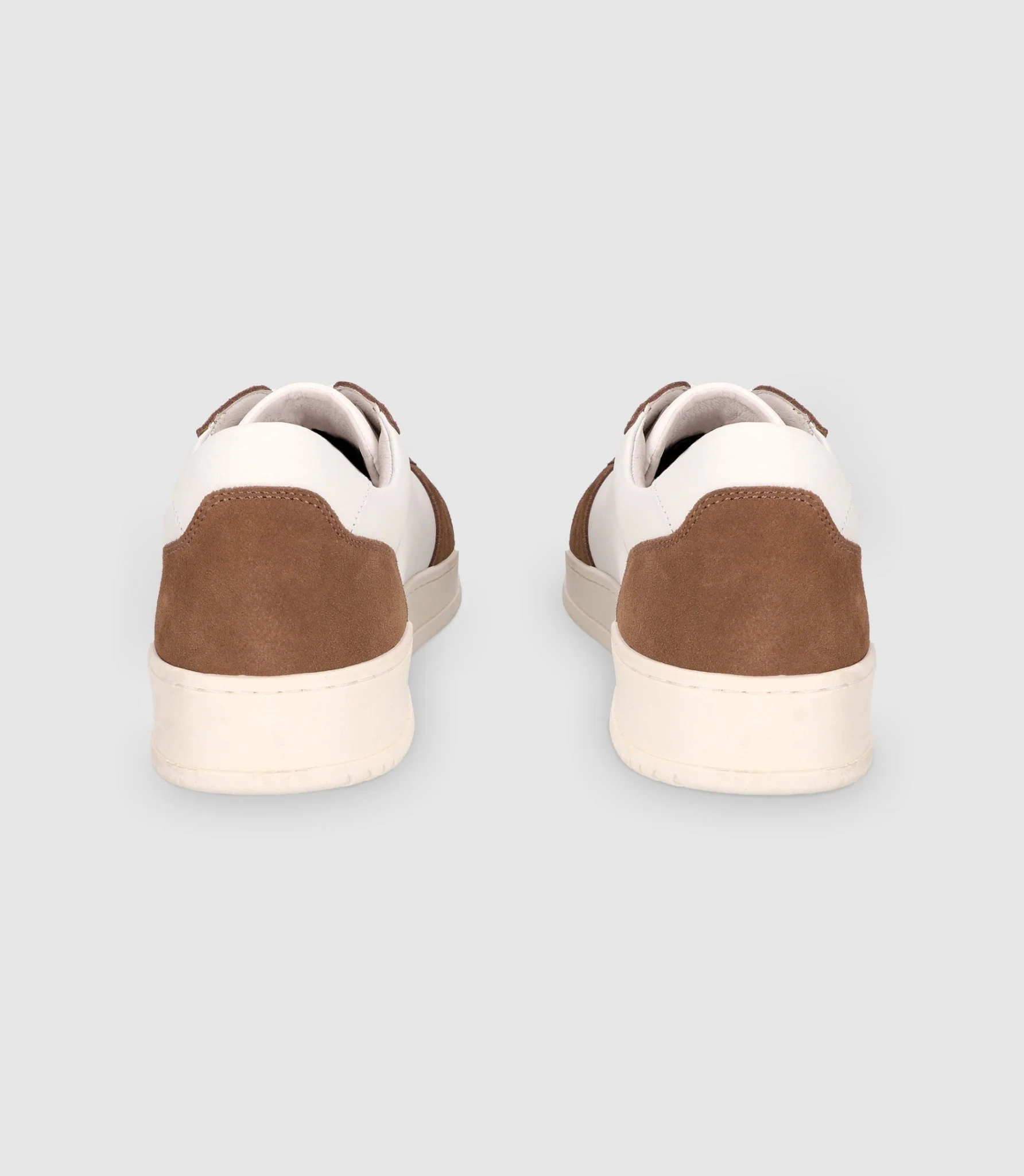 Chaussures sneakers avec logo taupe - Image 6