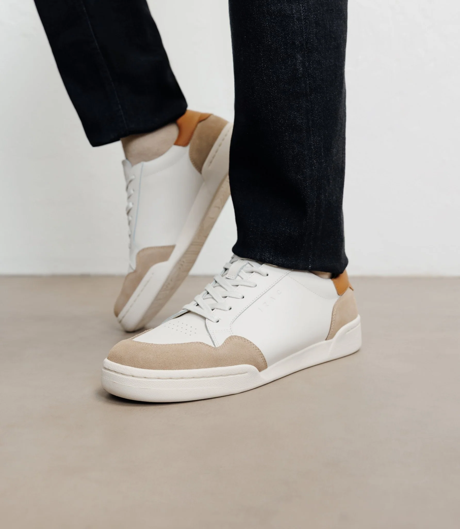Baskets en cuir beige