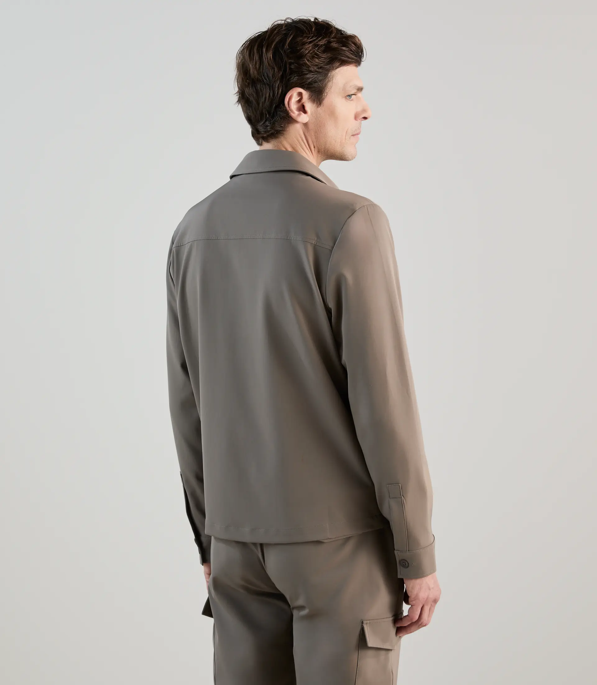Blouson col chemise tissu technique taupe - Image 4
