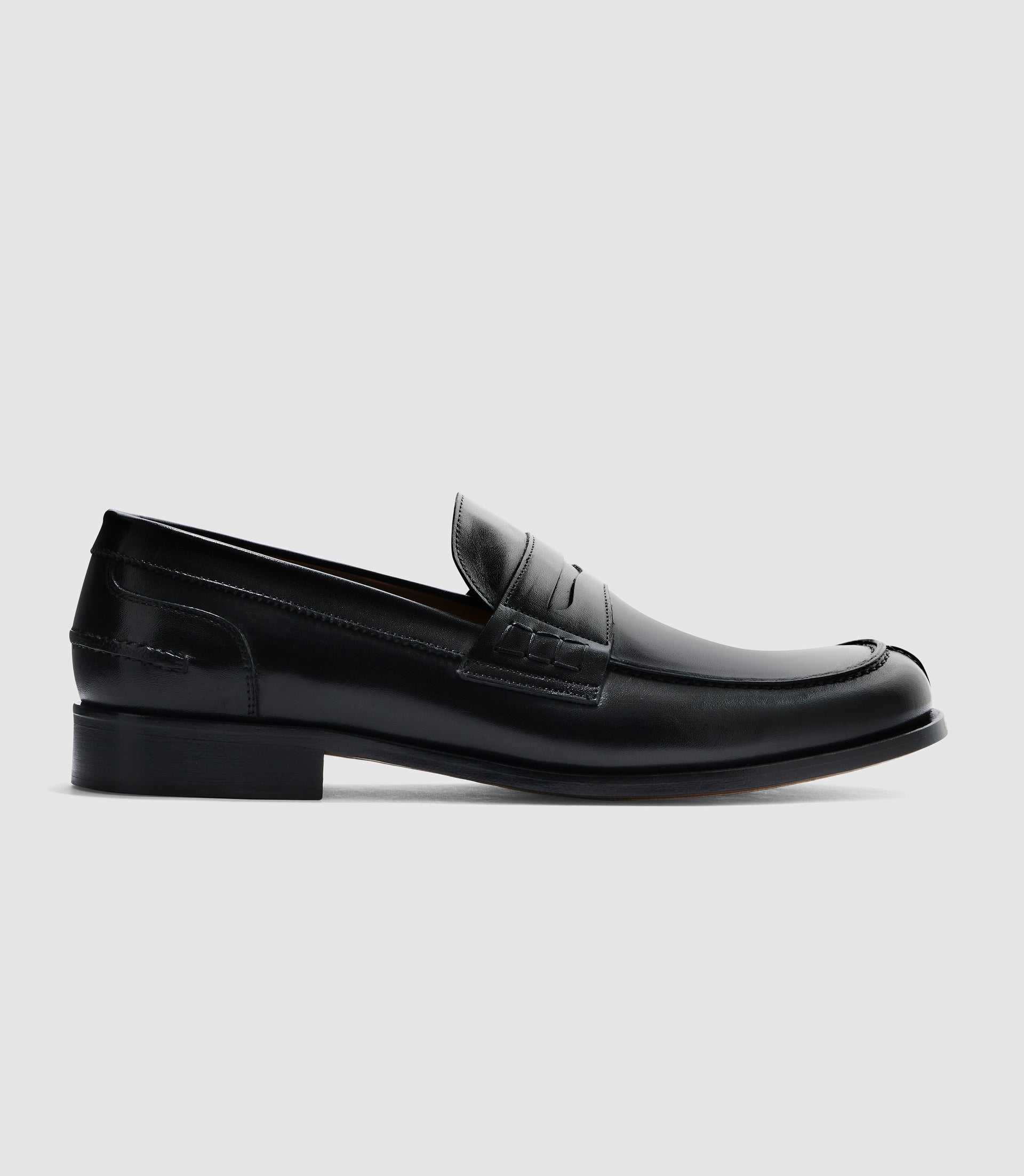 Mocassin couture noir "Erasmus"