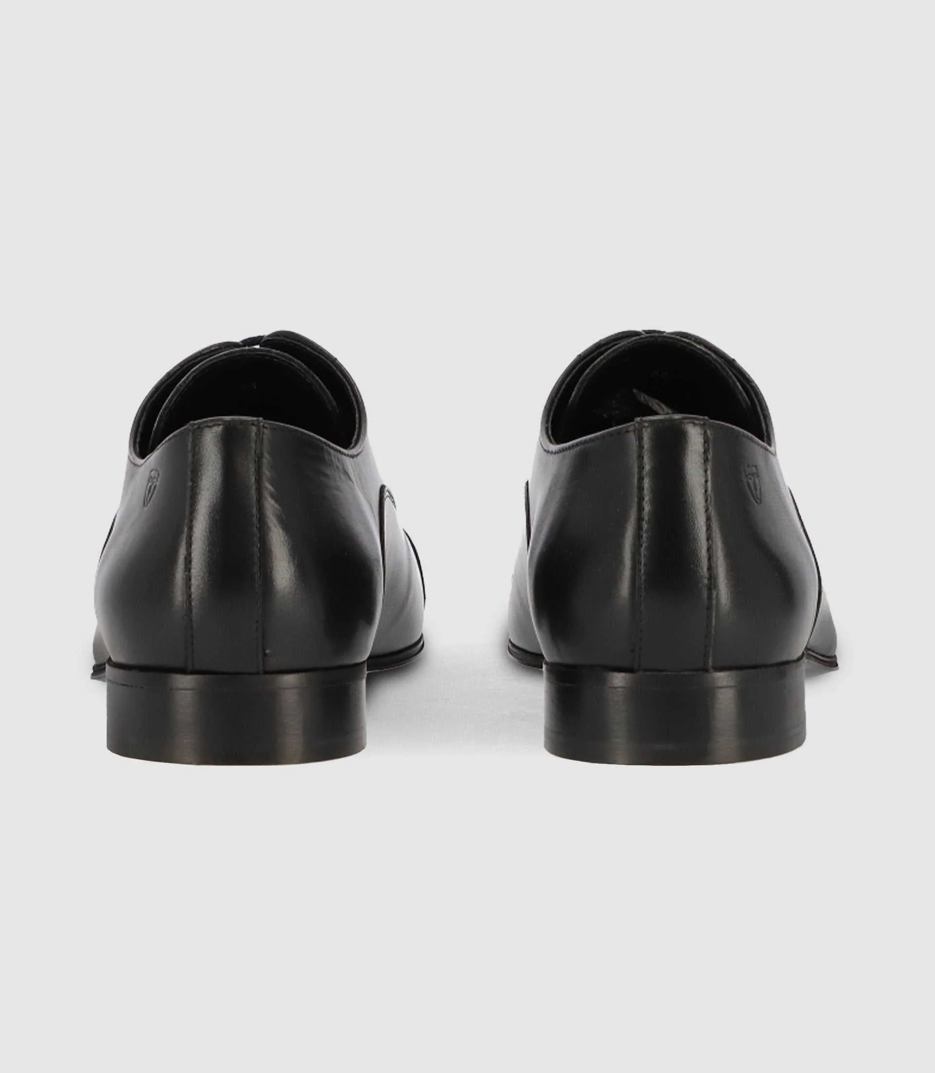 Chaussures richelieu en cuir noires - Image 3