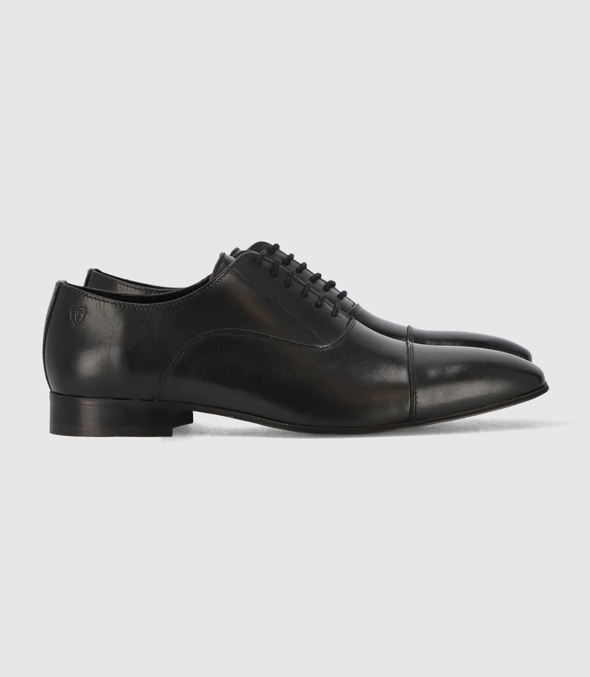 Chaussures richelieu en cuir noires - Image 4
