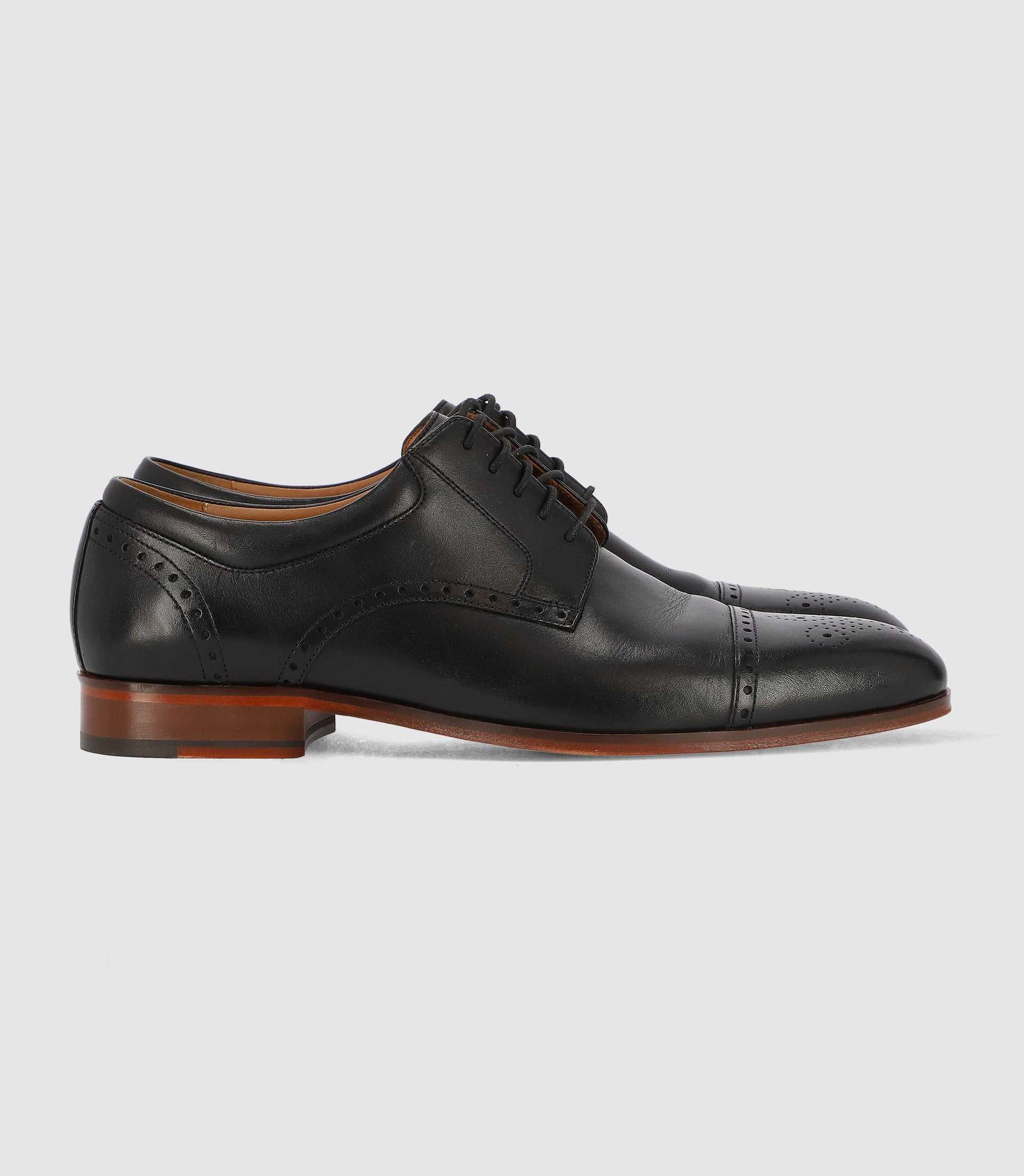 Chaussures derby en cuir noires - Image 4