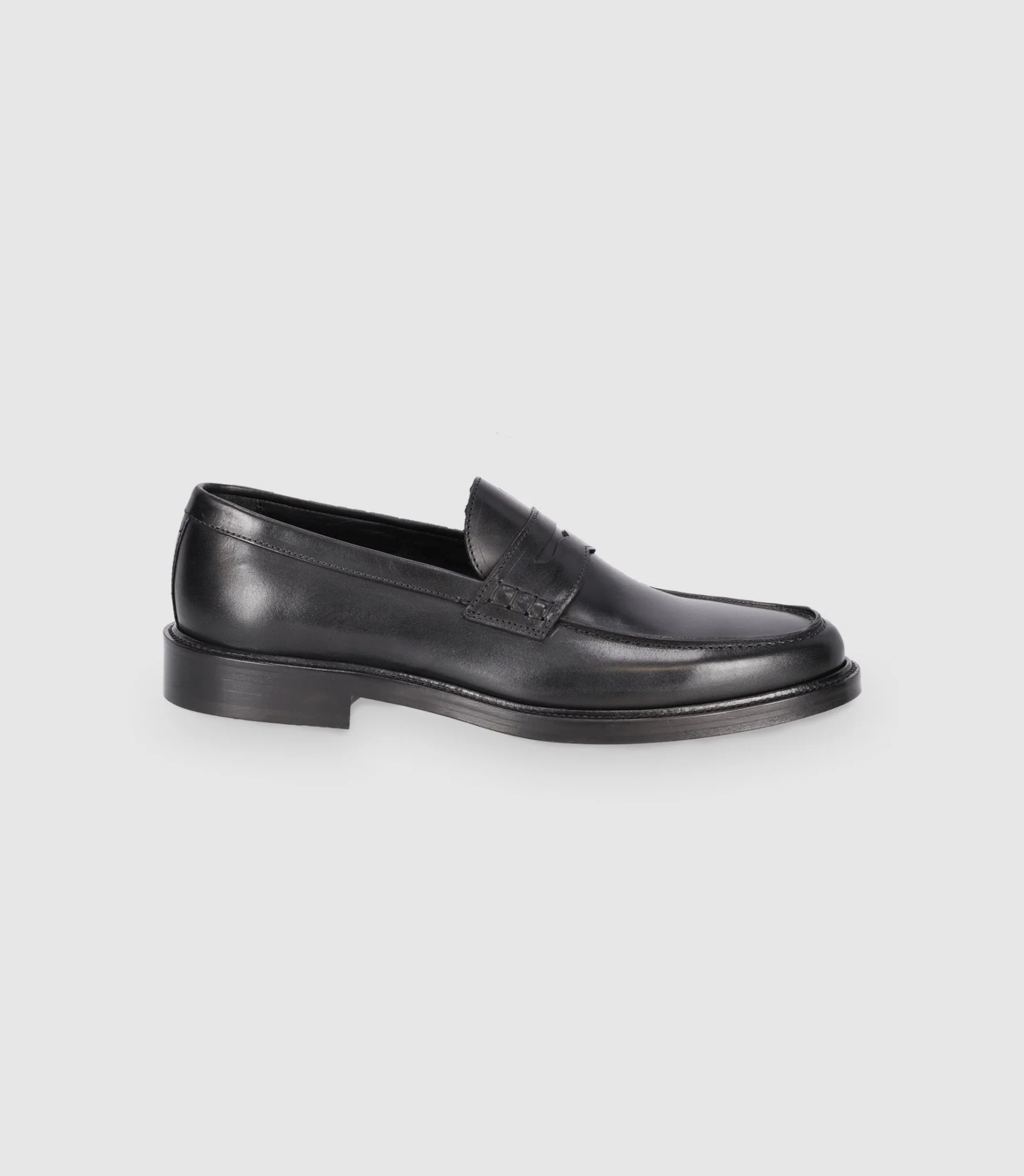 Chaussures mocassins en cuir lisse noires - Image 5