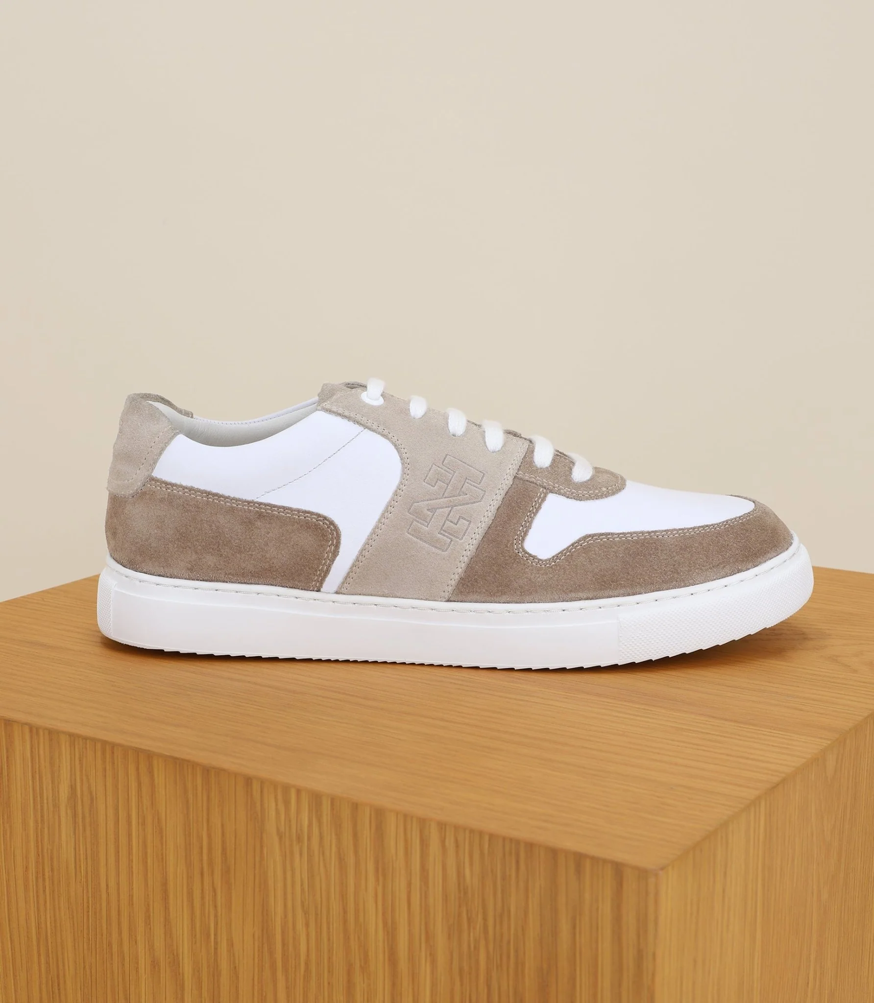 Chaussures baskets 100% cuir beige - Image 3