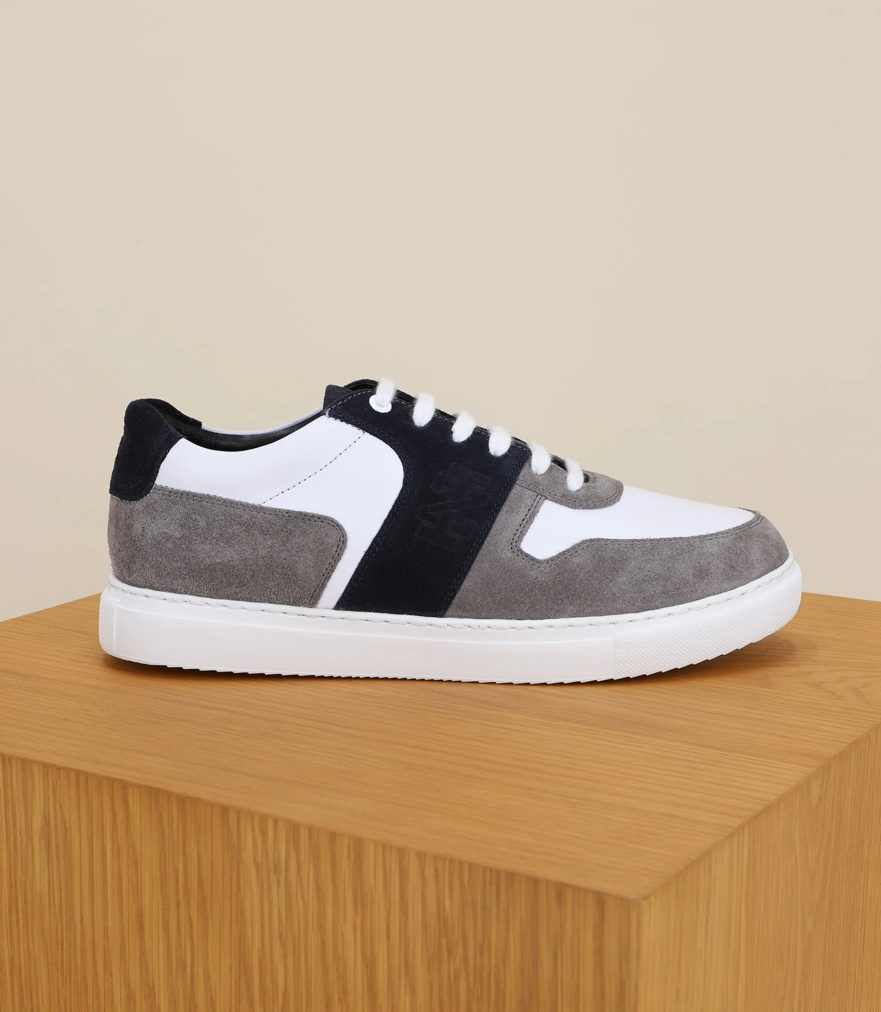 Chaussures baskets 100% cuir grises - Image 3