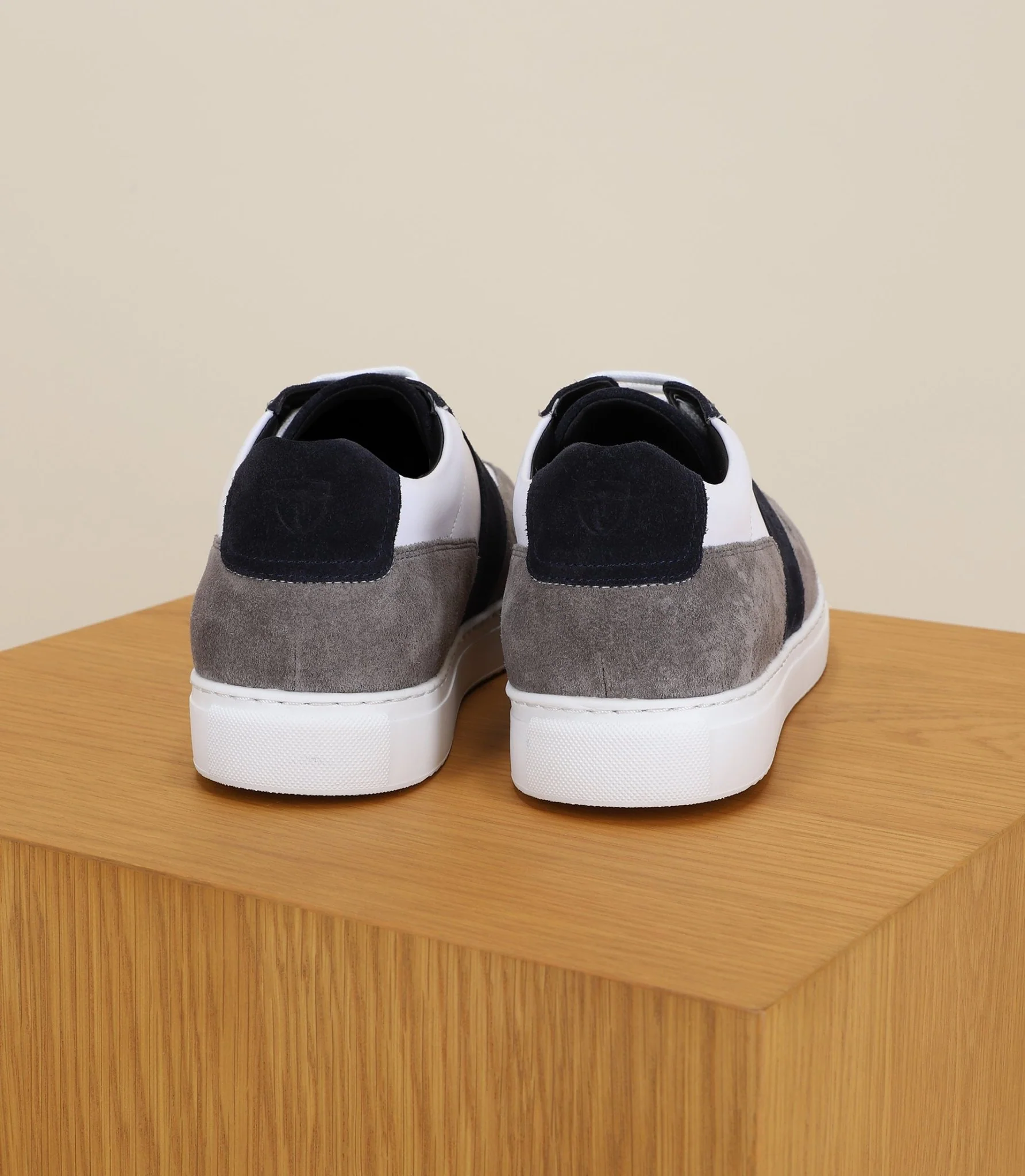 Chaussures baskets 100% cuir grises - Image 4