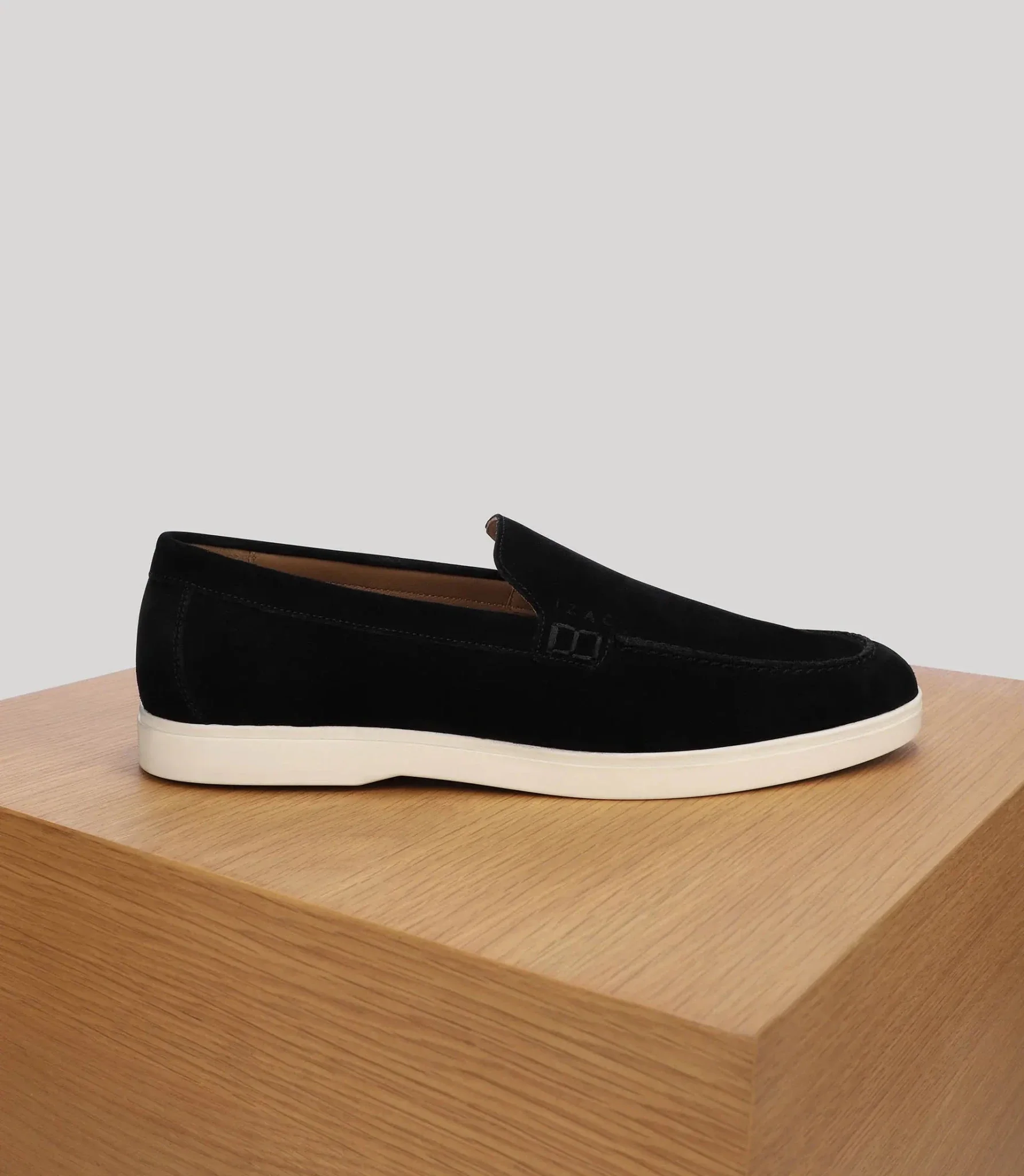 Mocassin casual en suède noir - Image 3