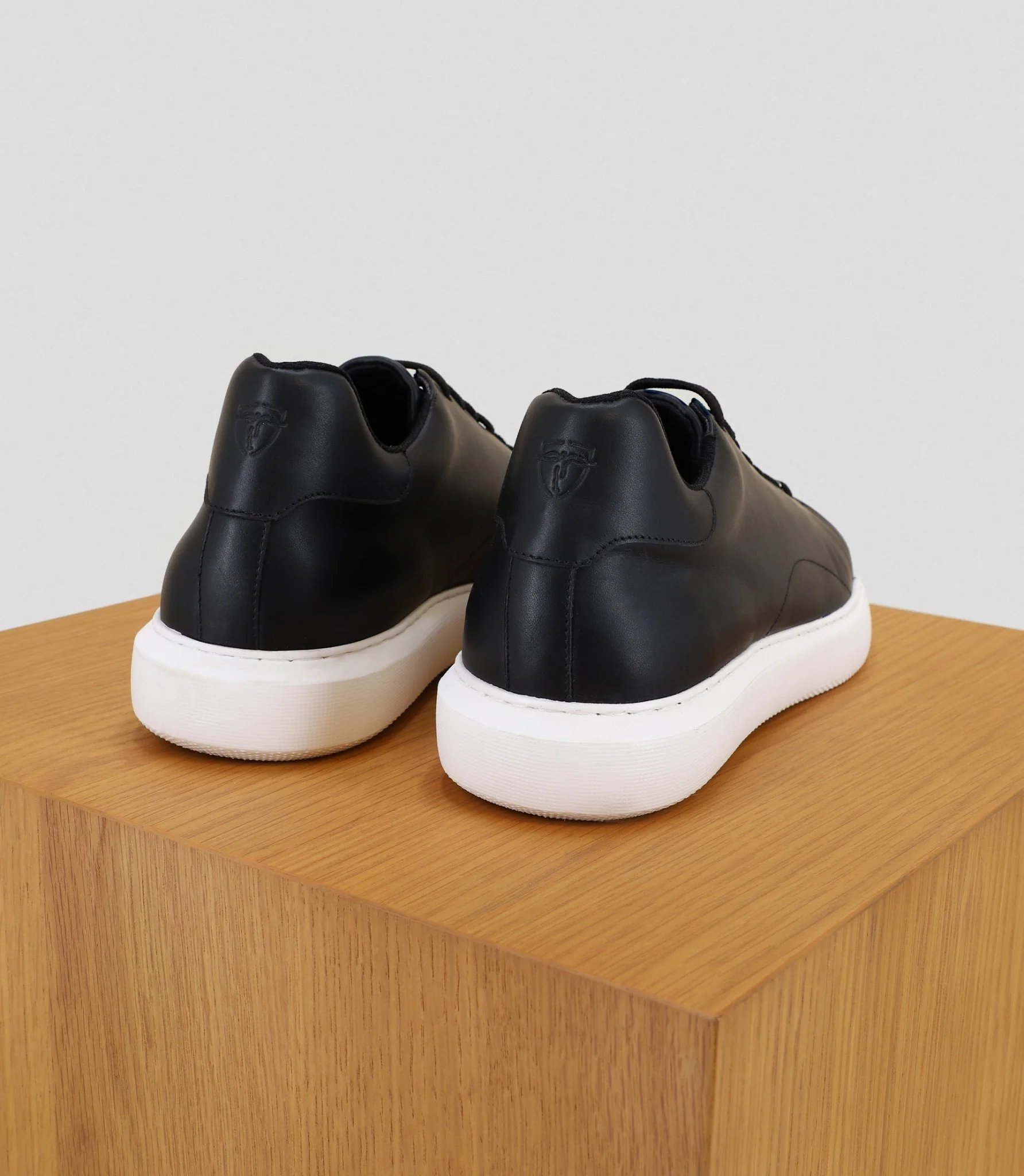 Basket en cuir noire - Image 3