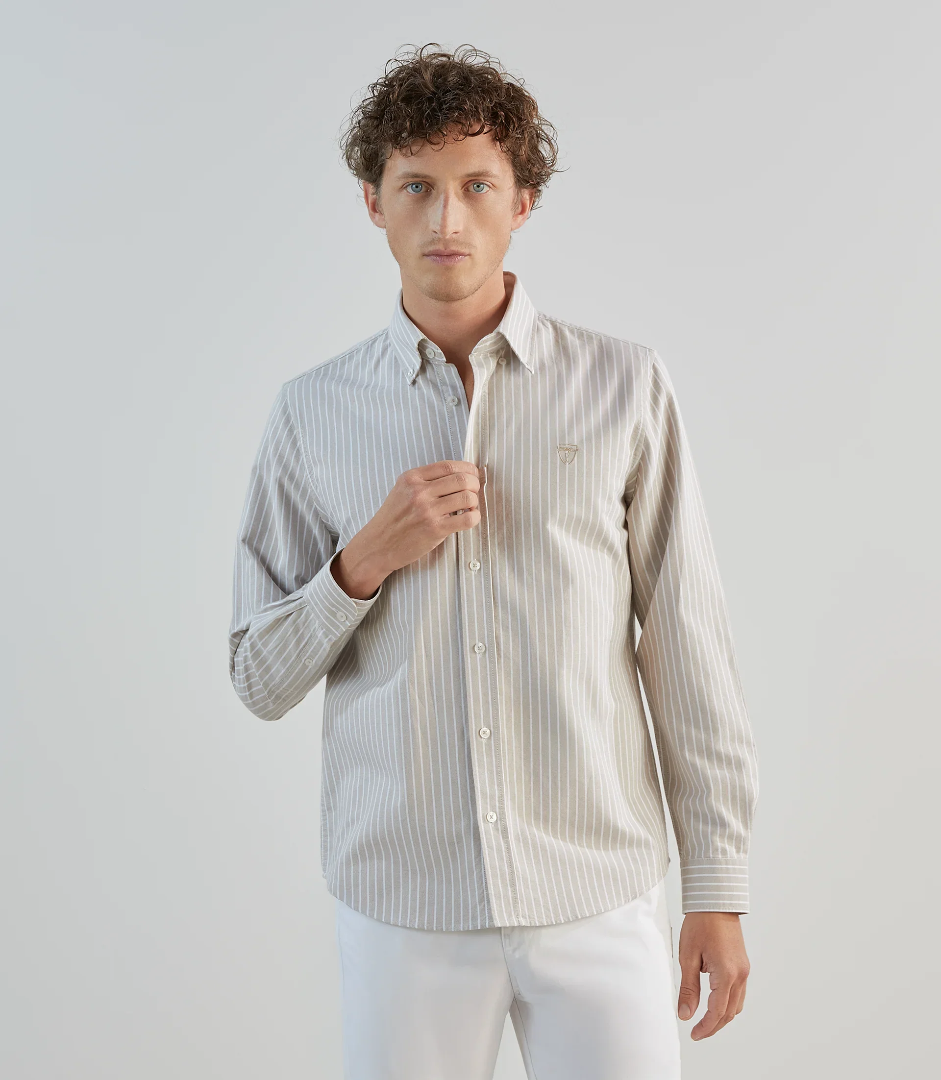 Chemise casual avec col boutonné beige