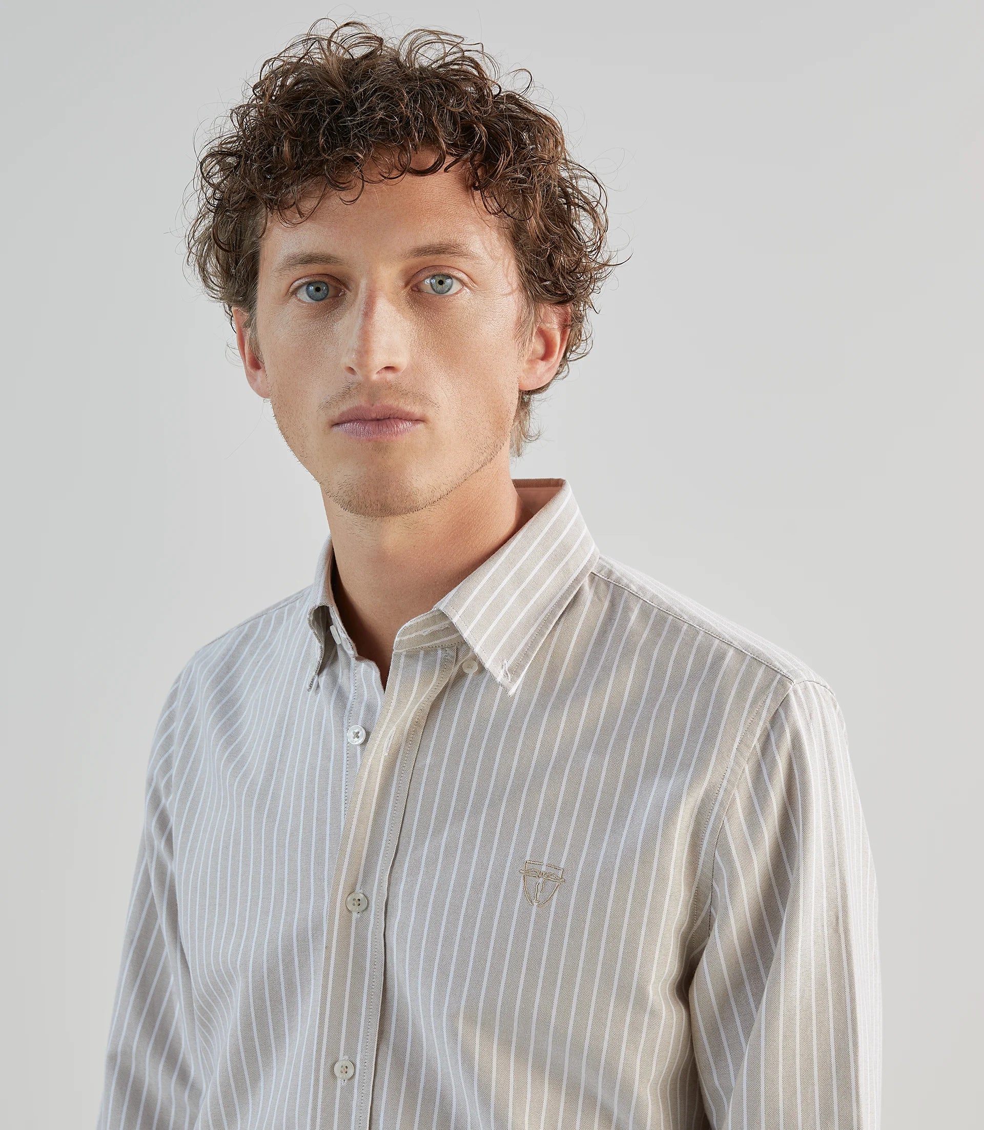 Chemise casual avec col boutonné beige - Image 2