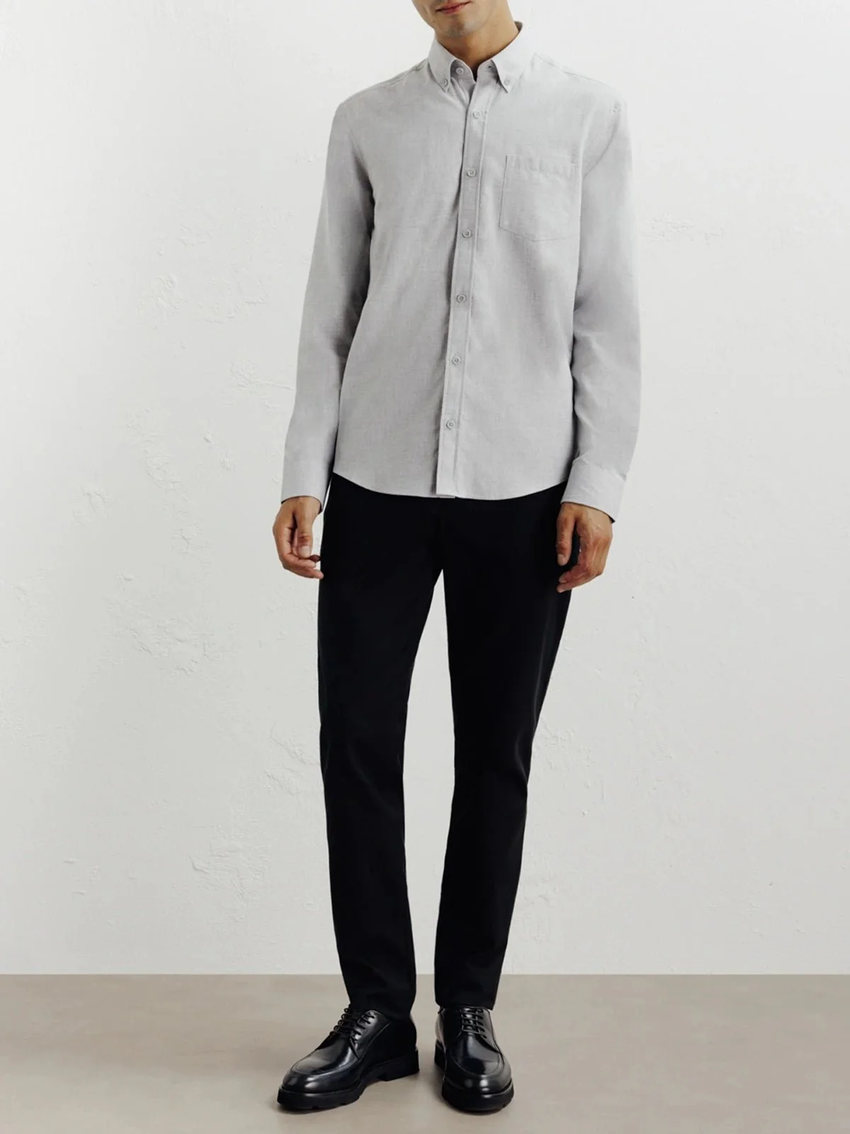 Chemise casual avec col boutonné grise - Image 3