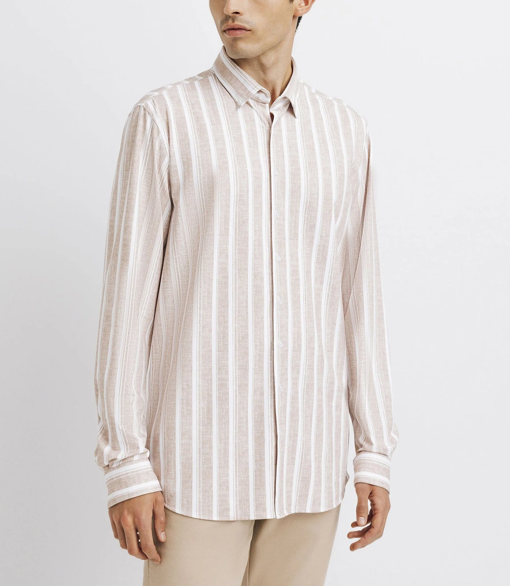 Chemise casual rayée beige et blanche - Image 2