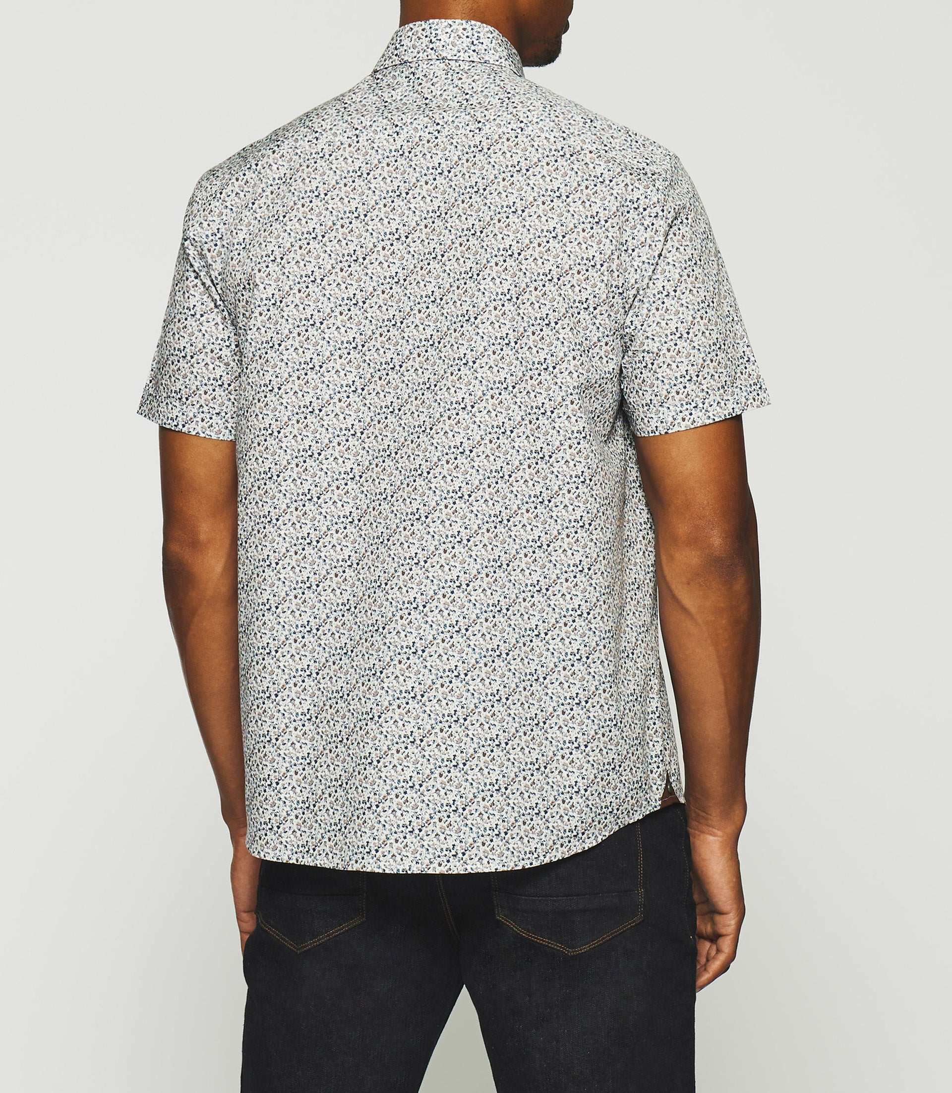 Chemise manches courtes à imprimé fleur blanche et bleue KIRAN - Image 3
