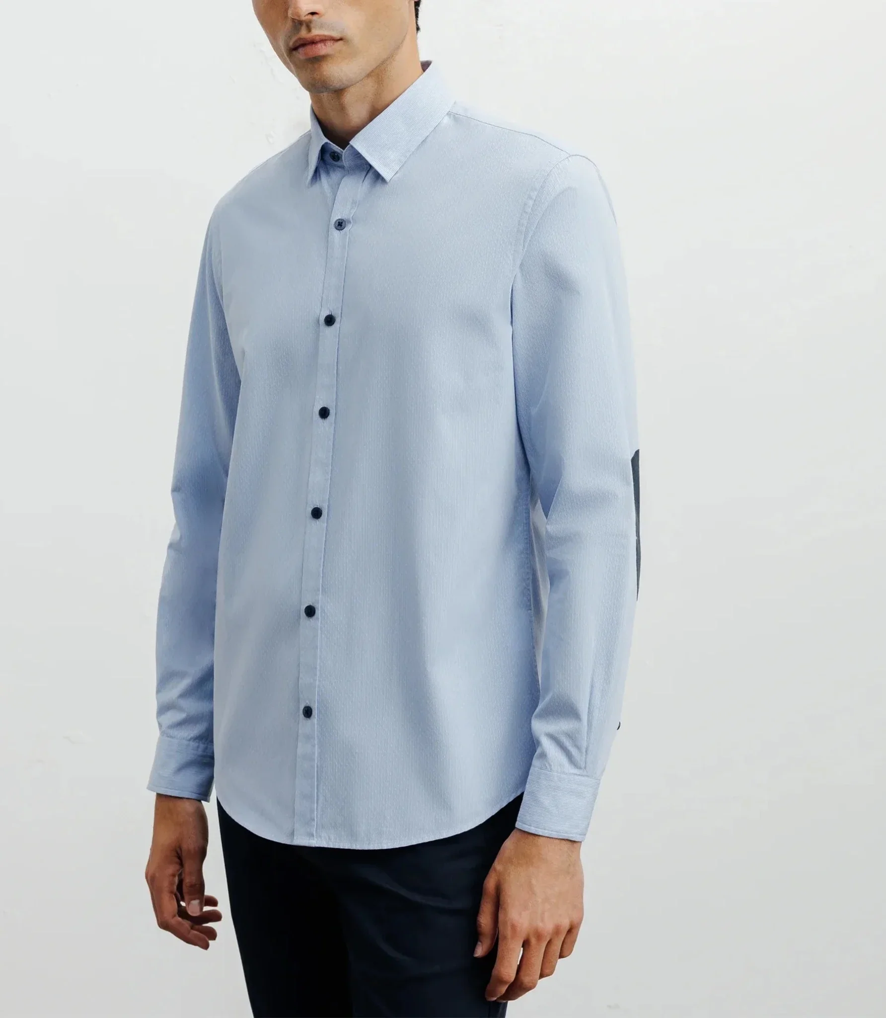 Chemise casual bleue avec des coudières en suède marine
