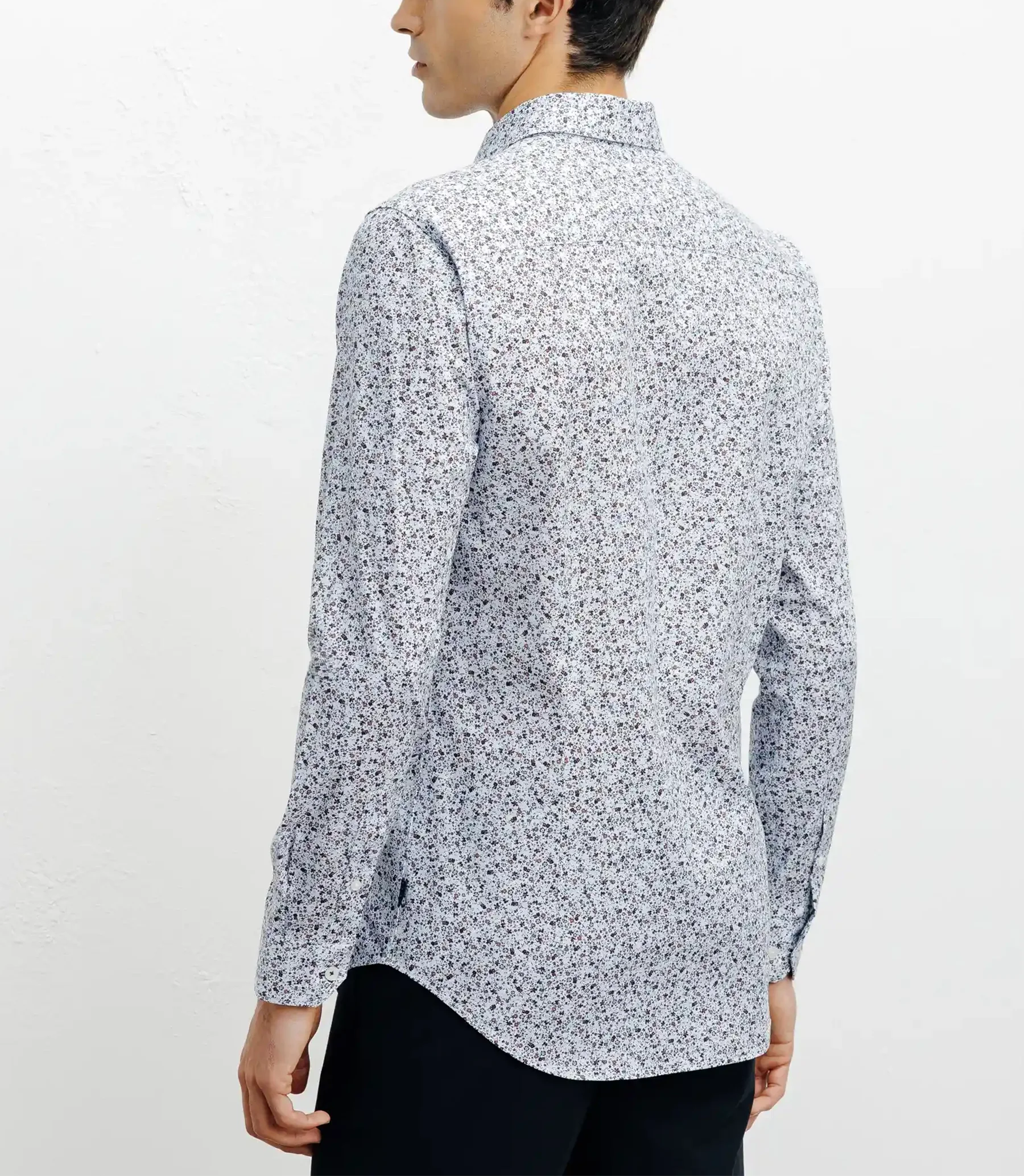 Chemise casual imprimée fleurs ciel - Image 4