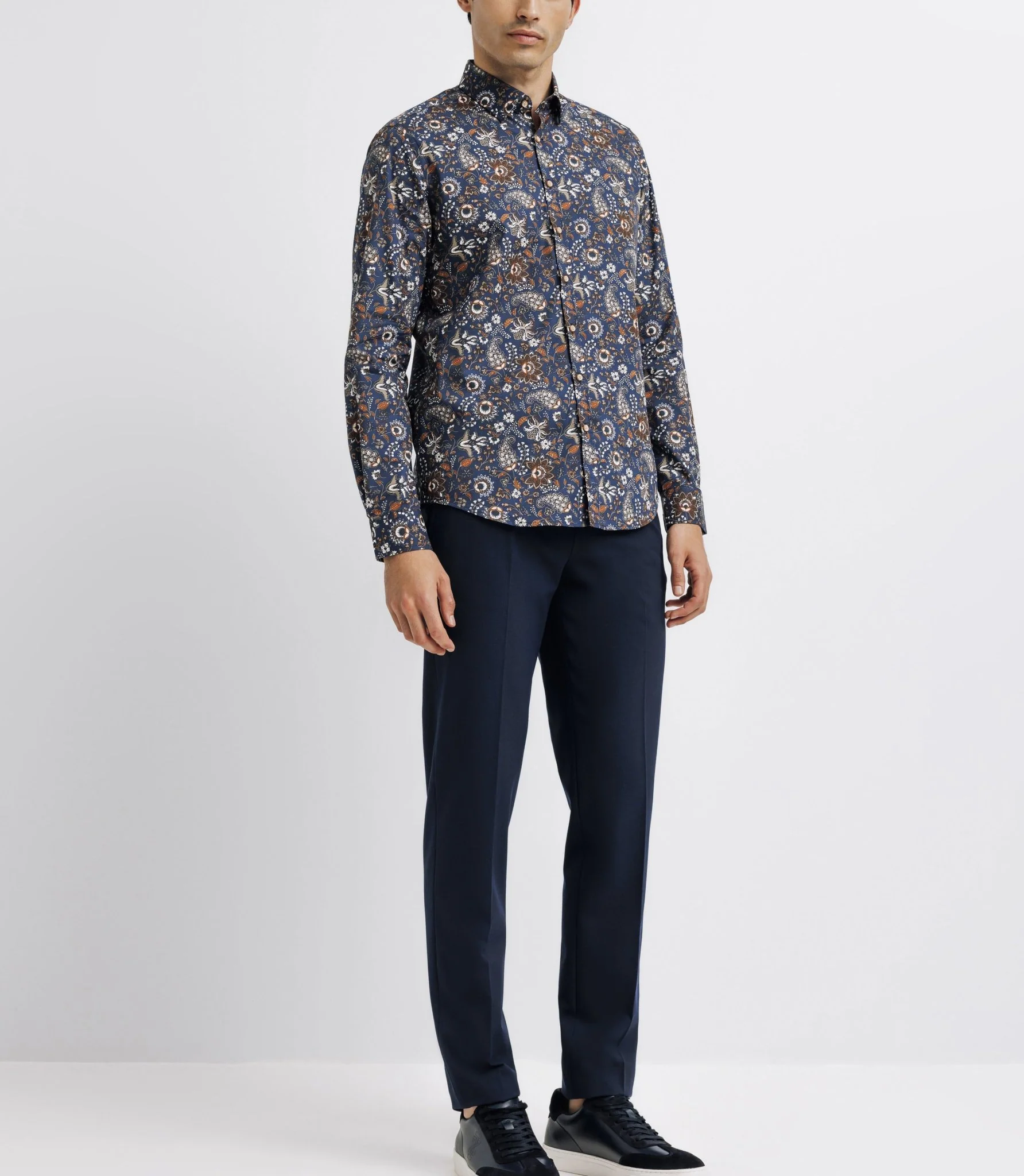 Chemise à imprimé fleurs marine et camel