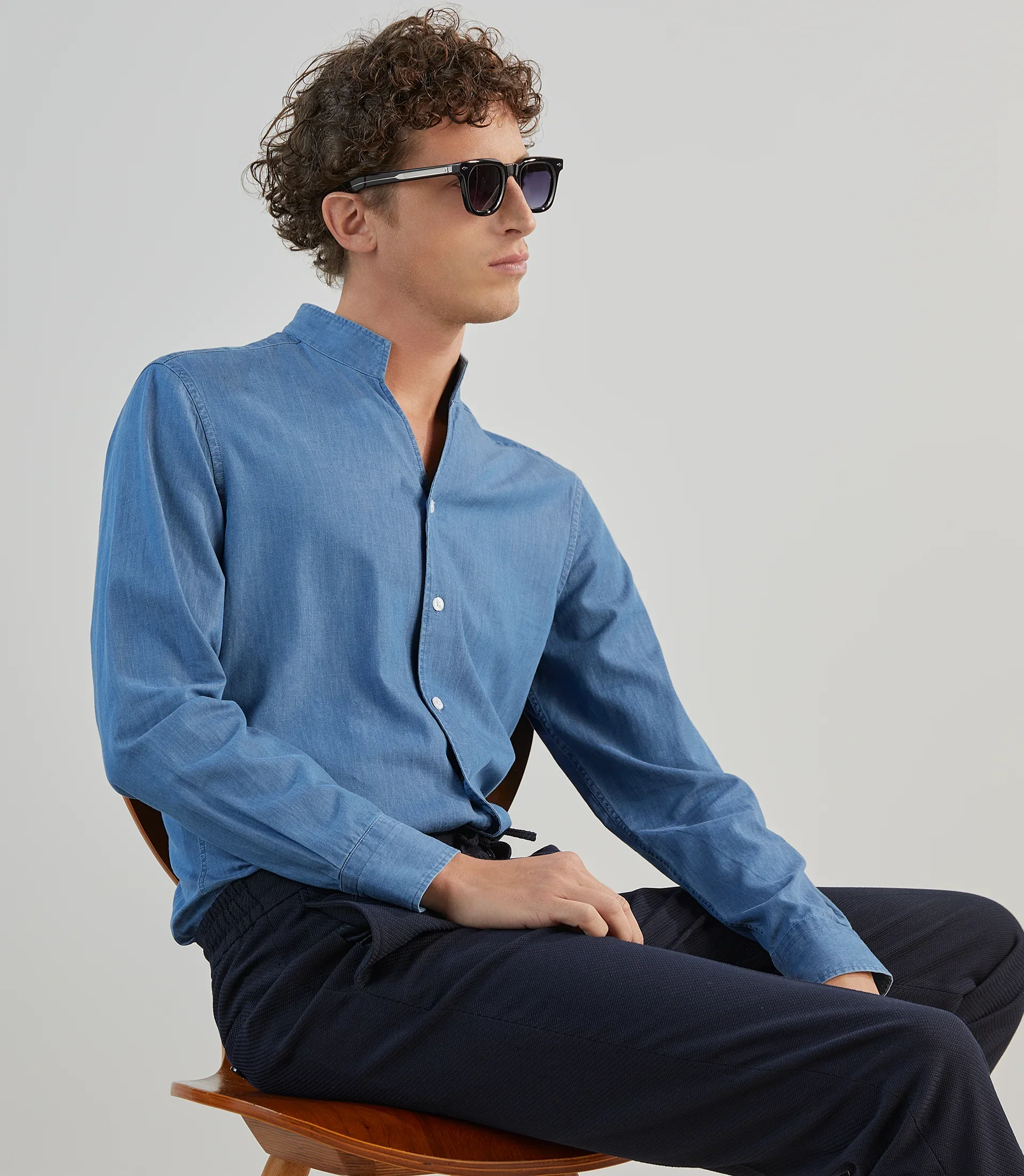 Chemise col philosophe bleu - Image 6