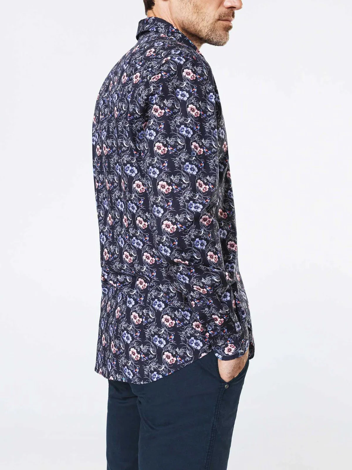 Chemise casual fleurs et oiseaux - Image 2