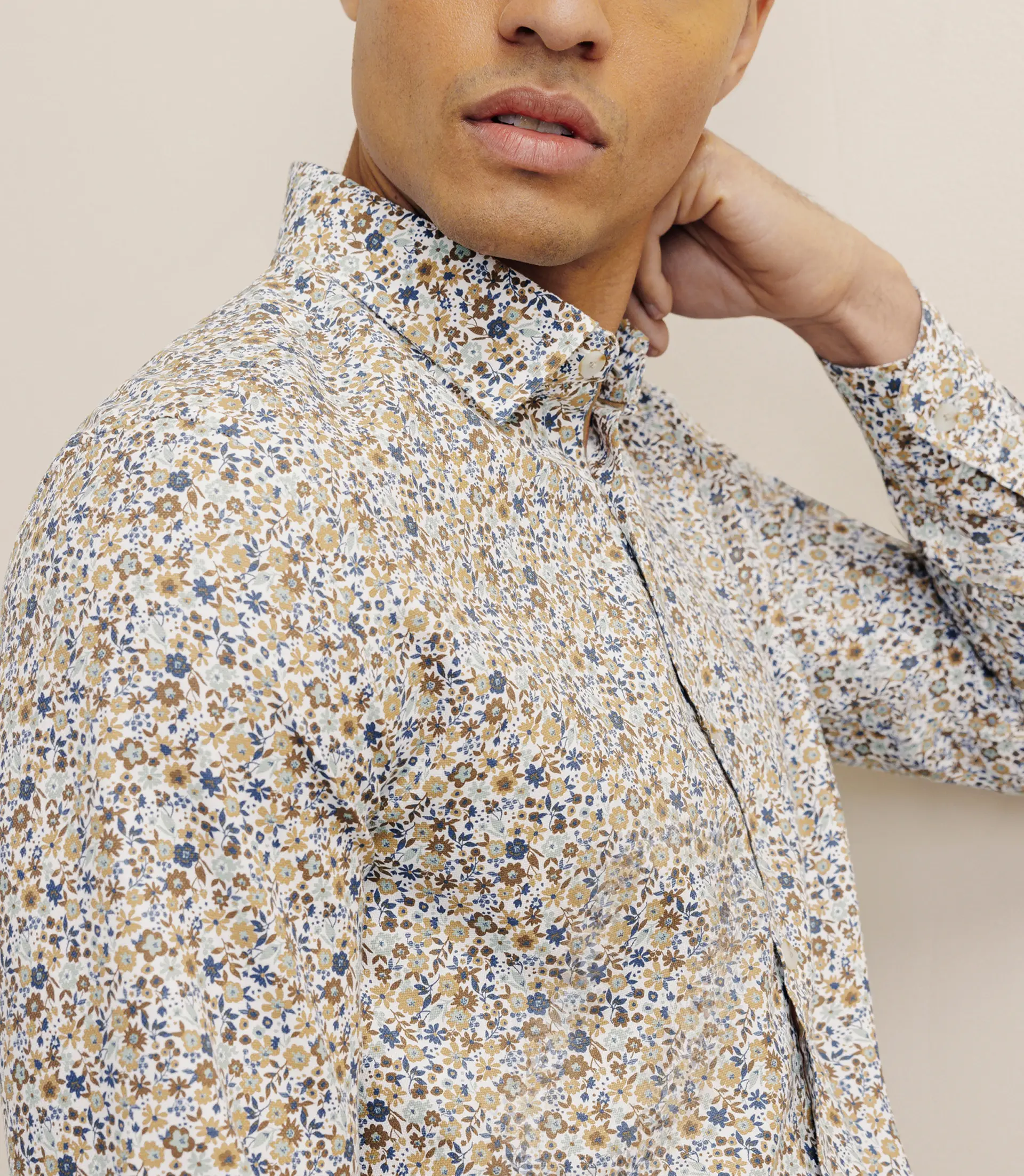 Chemise imprimée à fleurs camel - Image 5