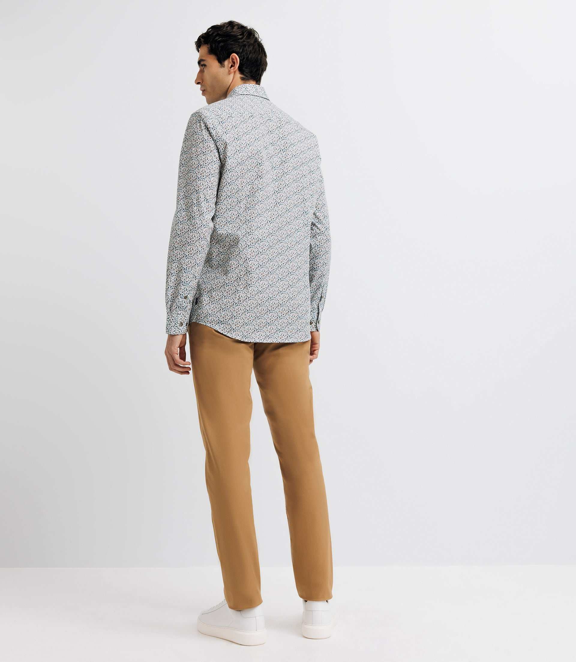 Chemise imprimée floral blanc et bleu - Image 4