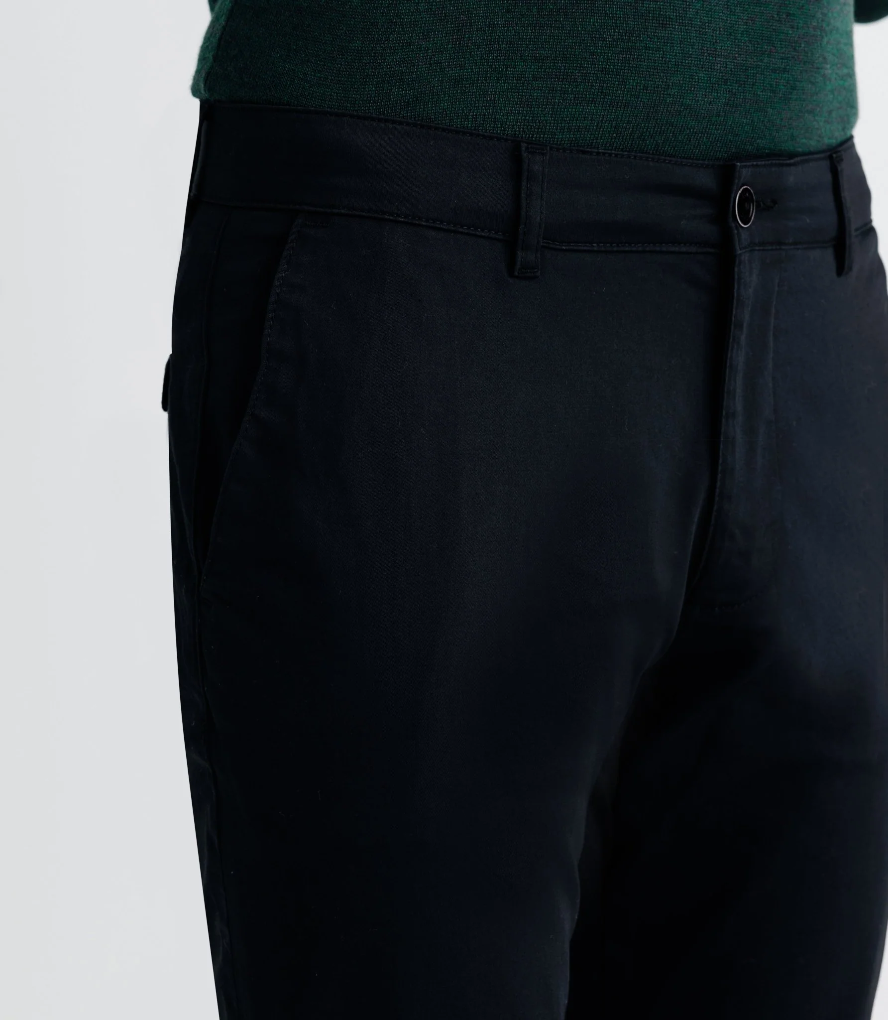 Pantalon chino satin noir - Image 5