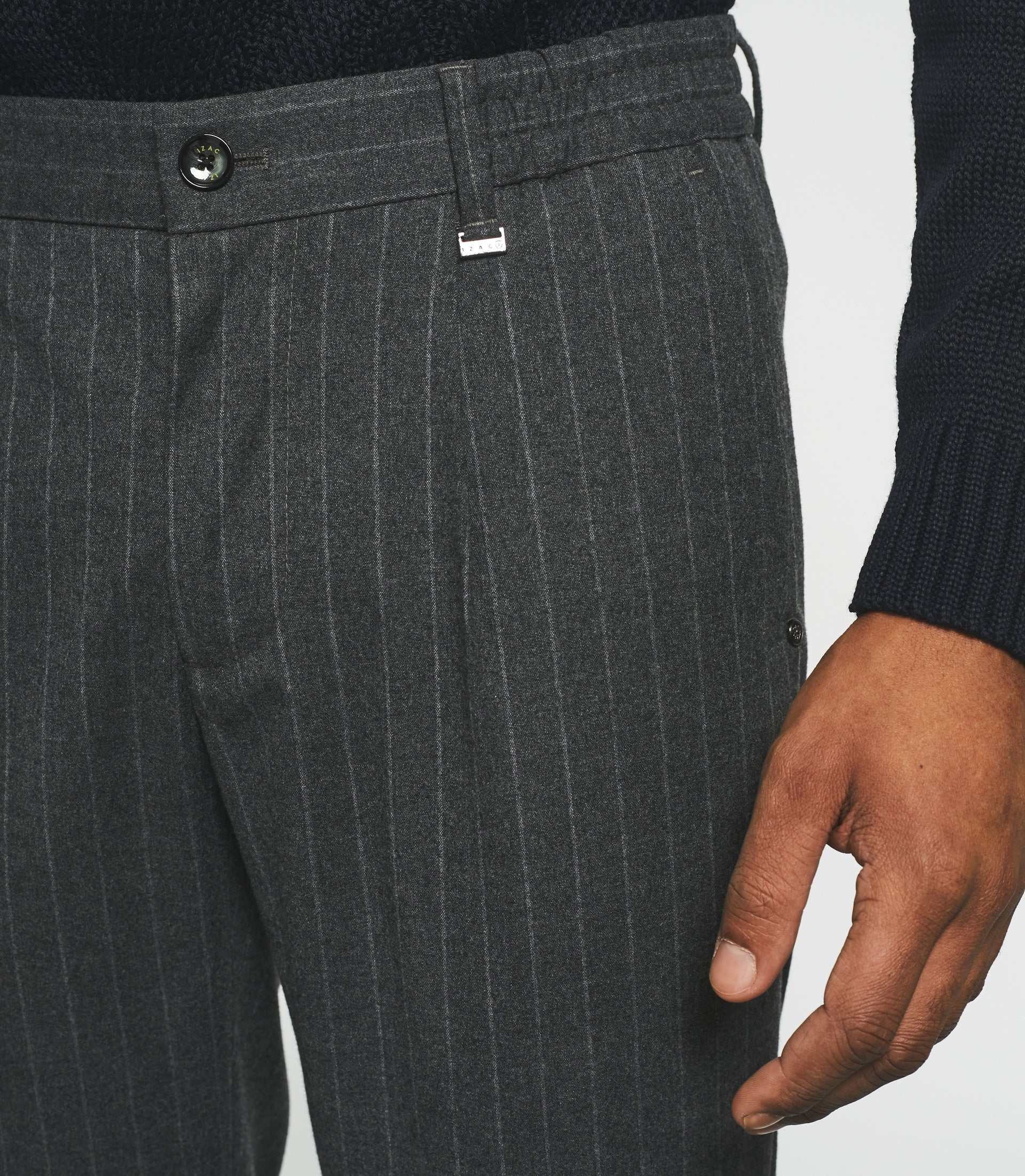 Pantalon chino taille élastique gris foncé VERTICAL - Image 2
