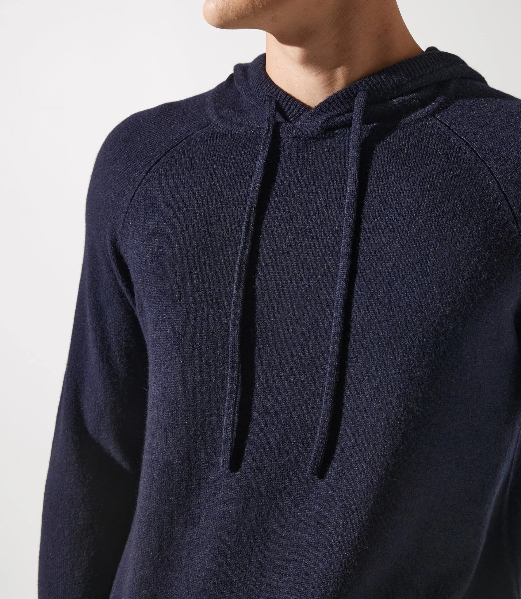 Pull à capuche marine - Image 3