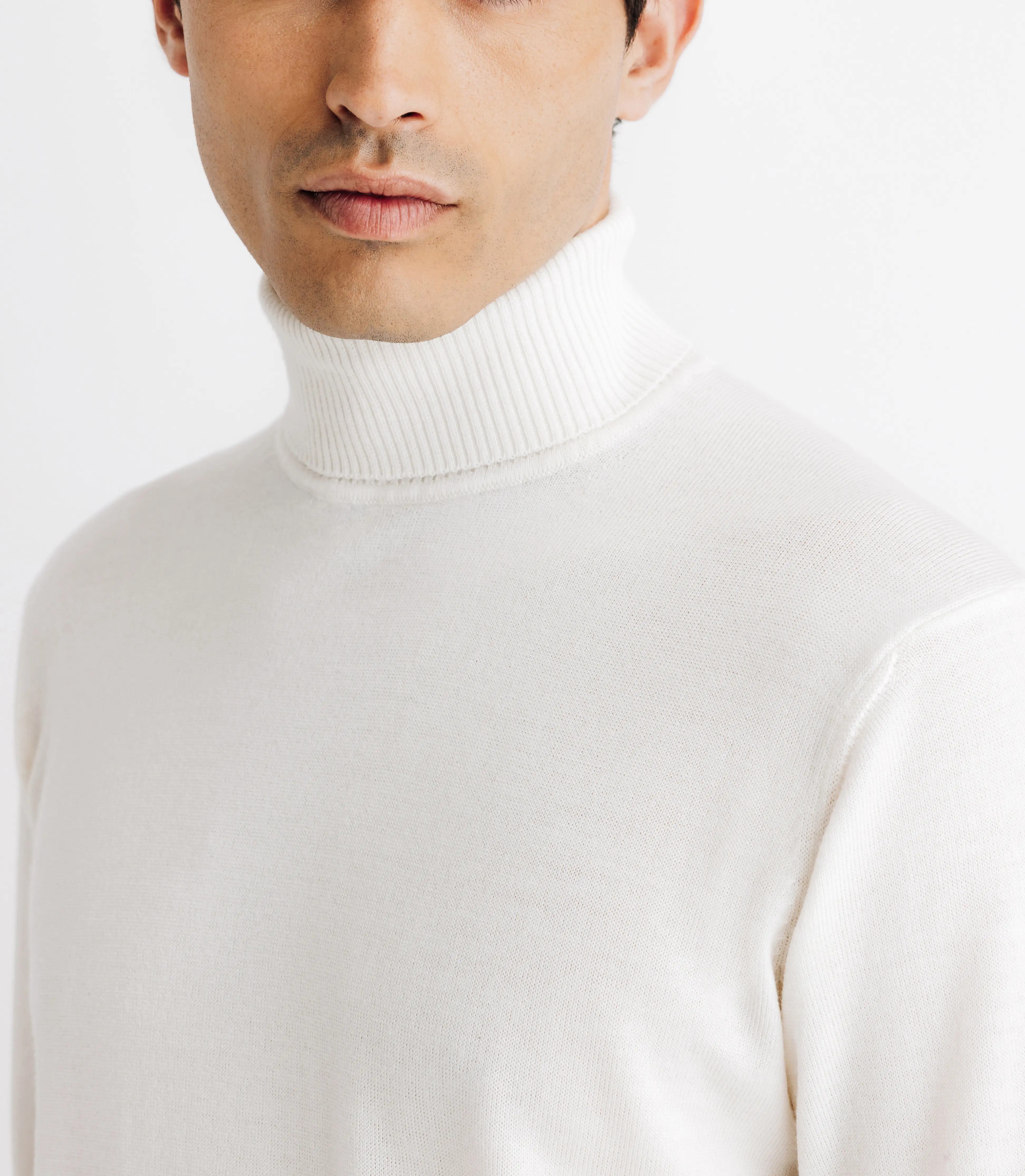 Pull col roulé en laine mérinos écru - Image 2