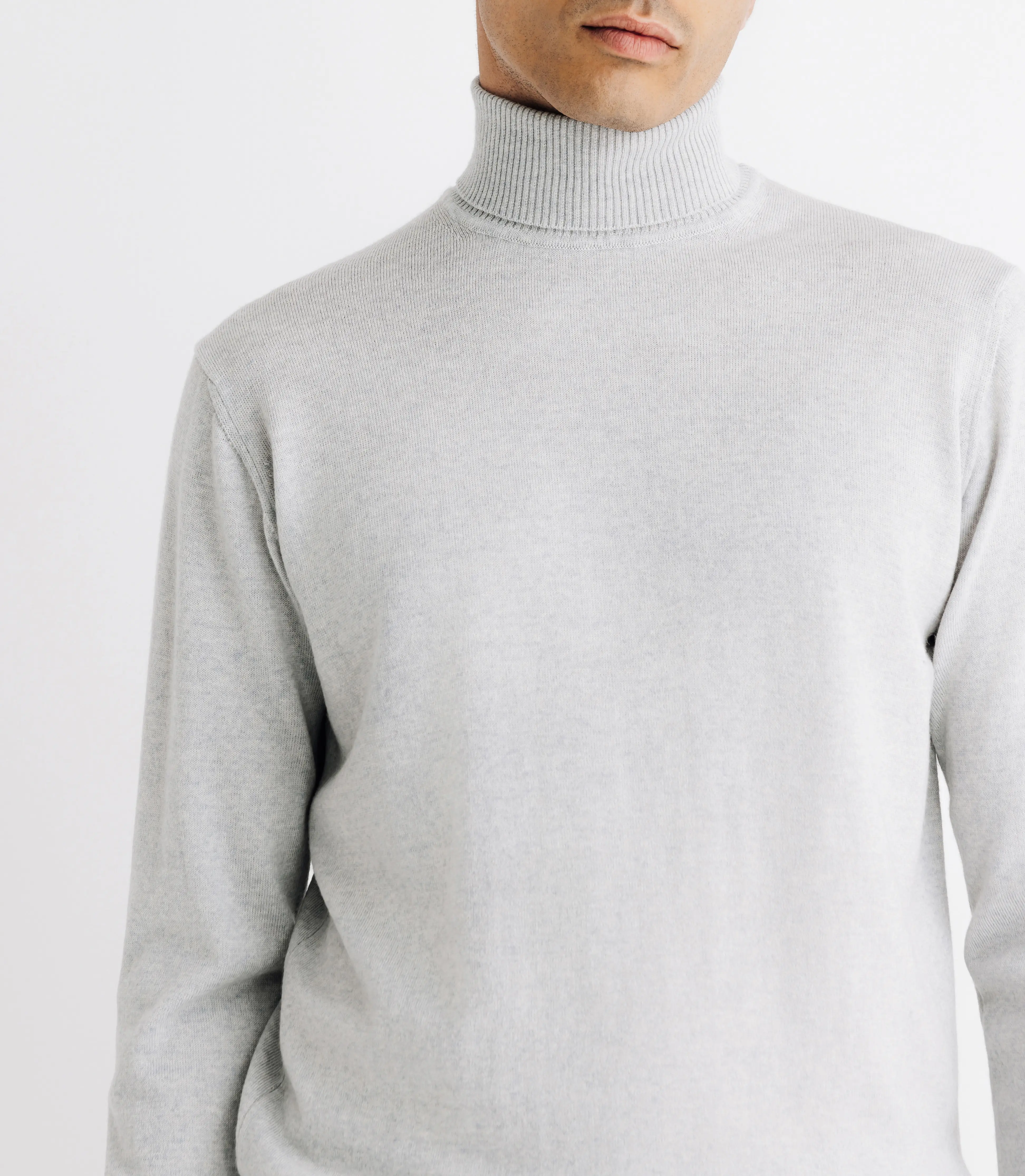 Pull col roulé en laine mérinos gris - Image 2