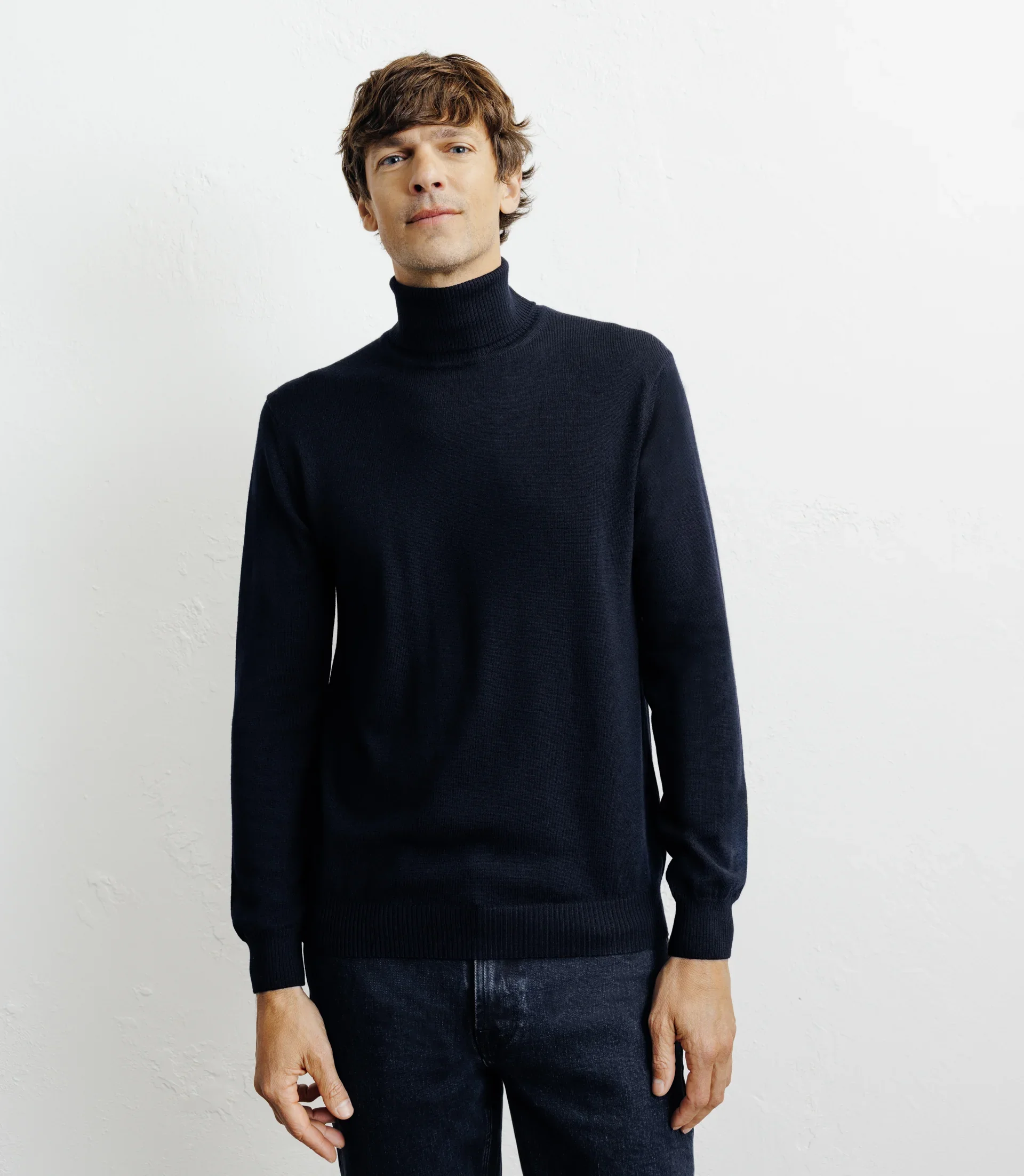 Pull col roulé en laine mérinos marine