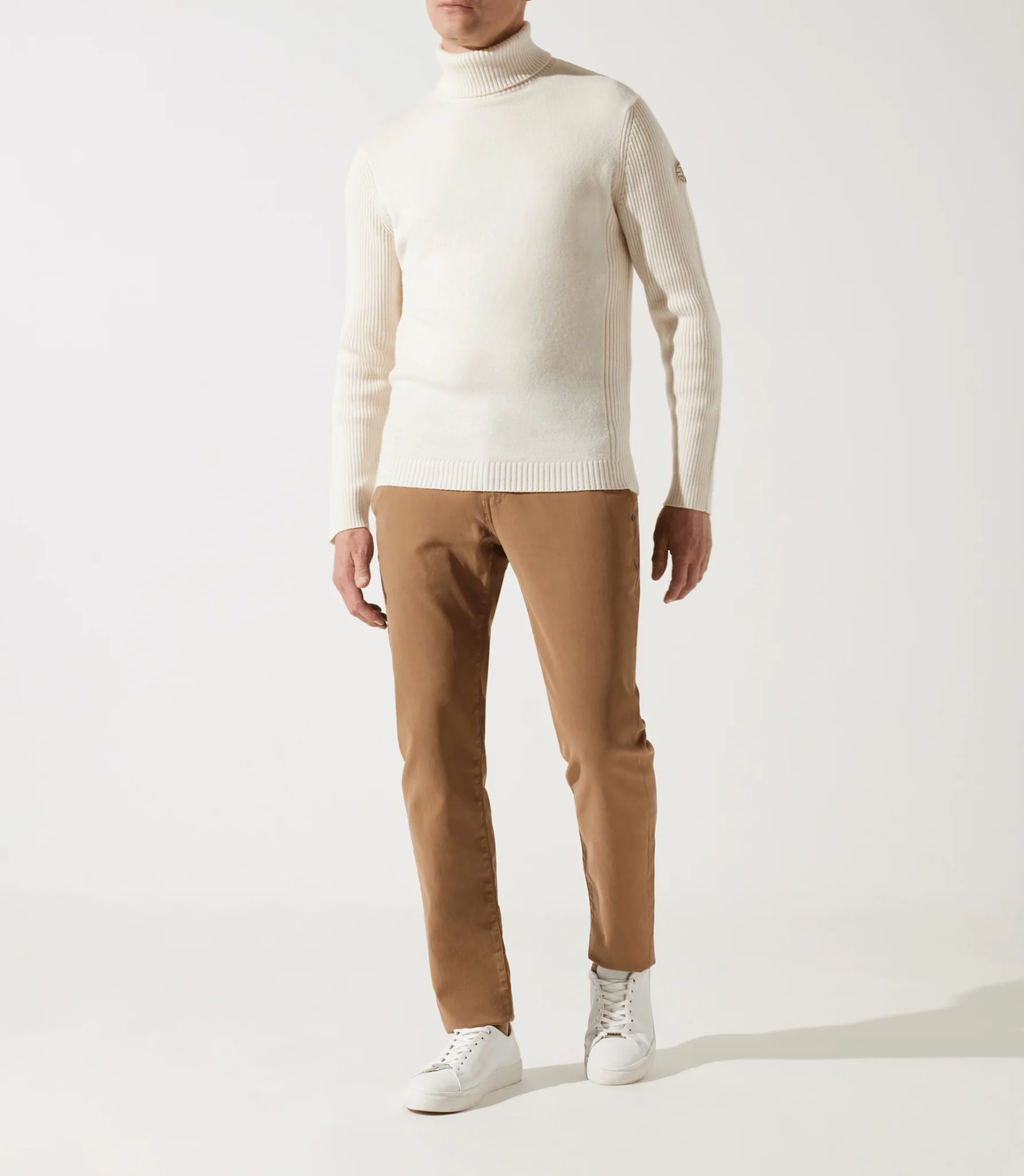 Pull col roulé écru