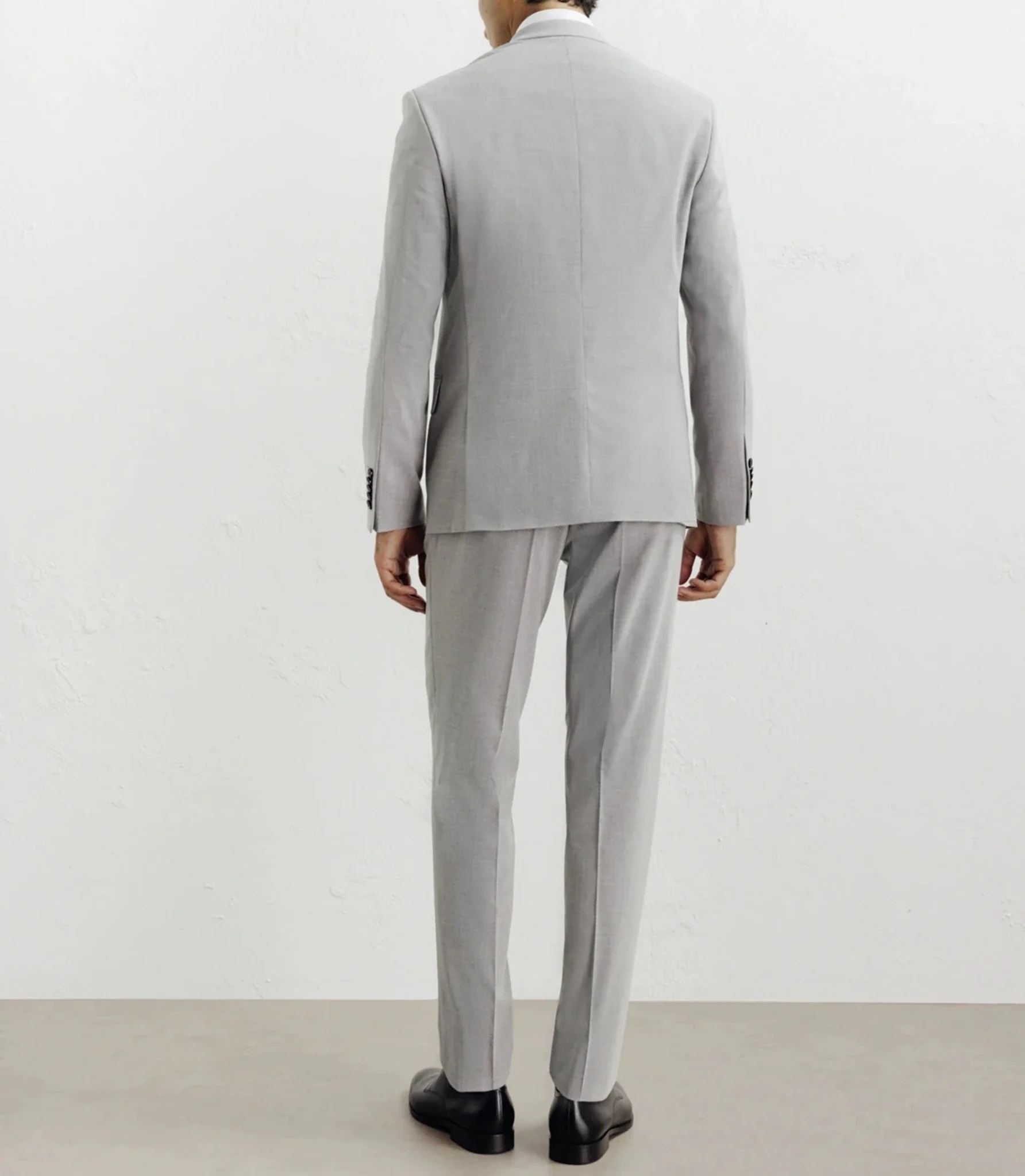Costume avec 2 boutons gris - Image 4