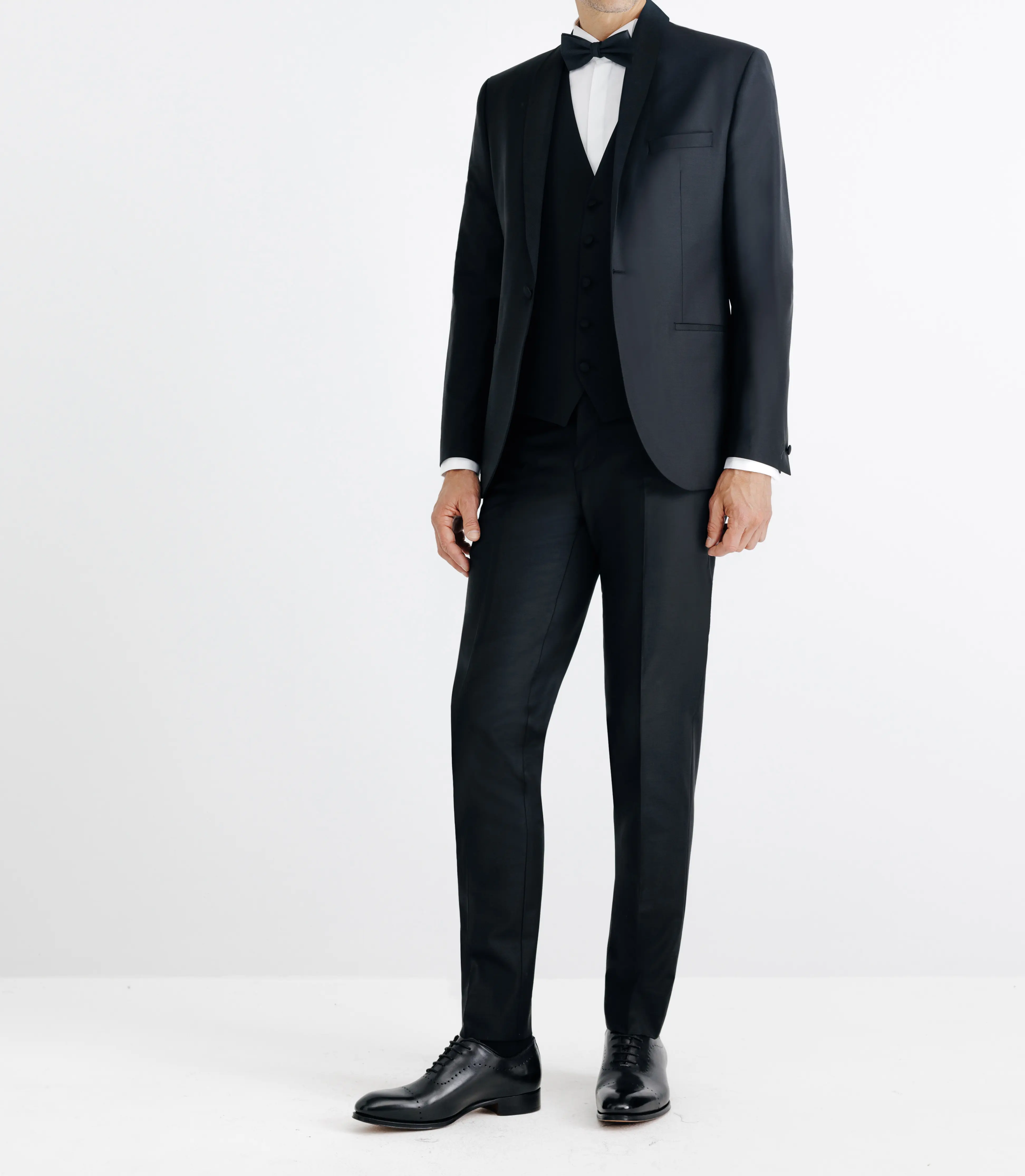 Costume col châle noir