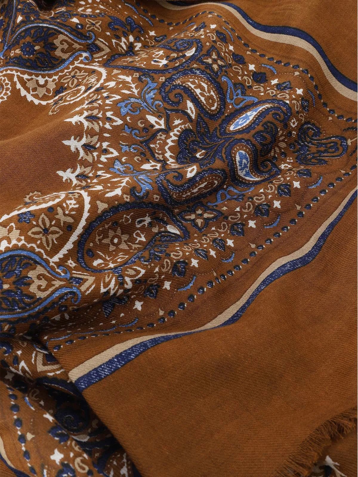 Écharpe à motif floral camel - Image 3