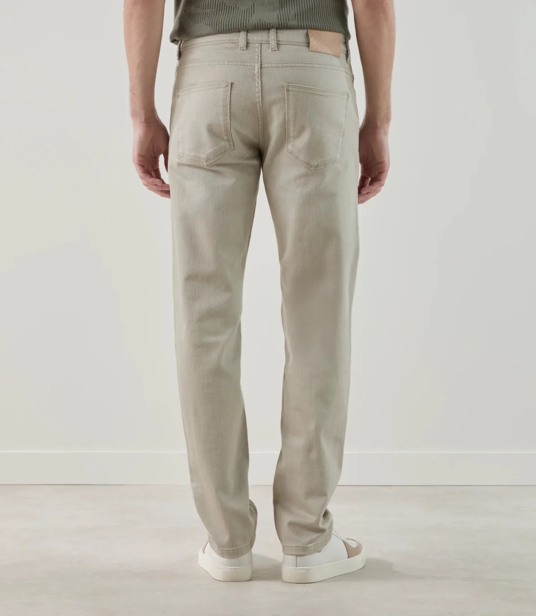 Jean 5 poches beige - Image 4