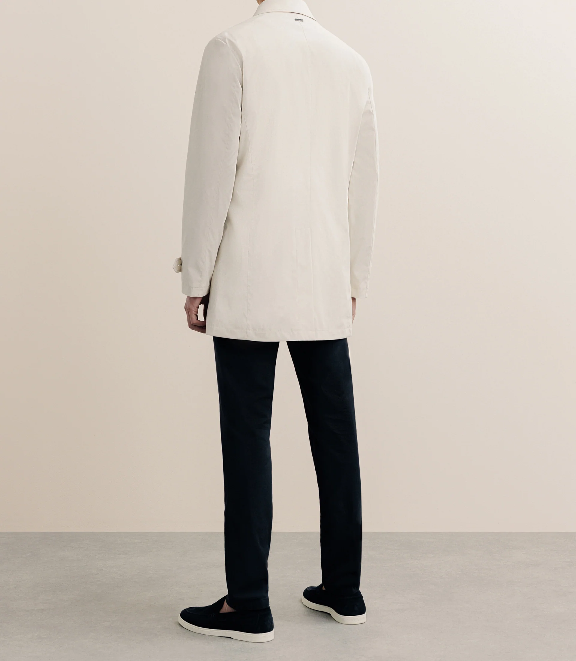 Manteau imperméable court beige - Image 4