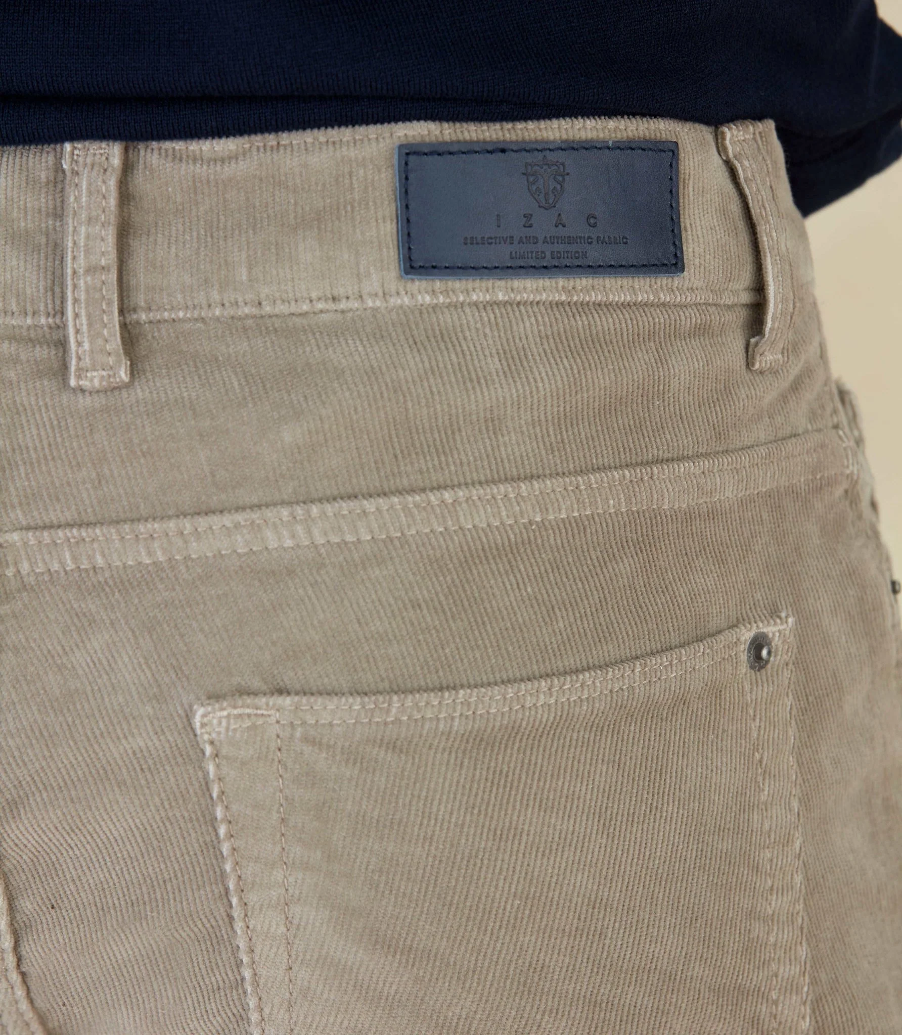 Pantalon en velours kaki clair "Casino" - Image 2