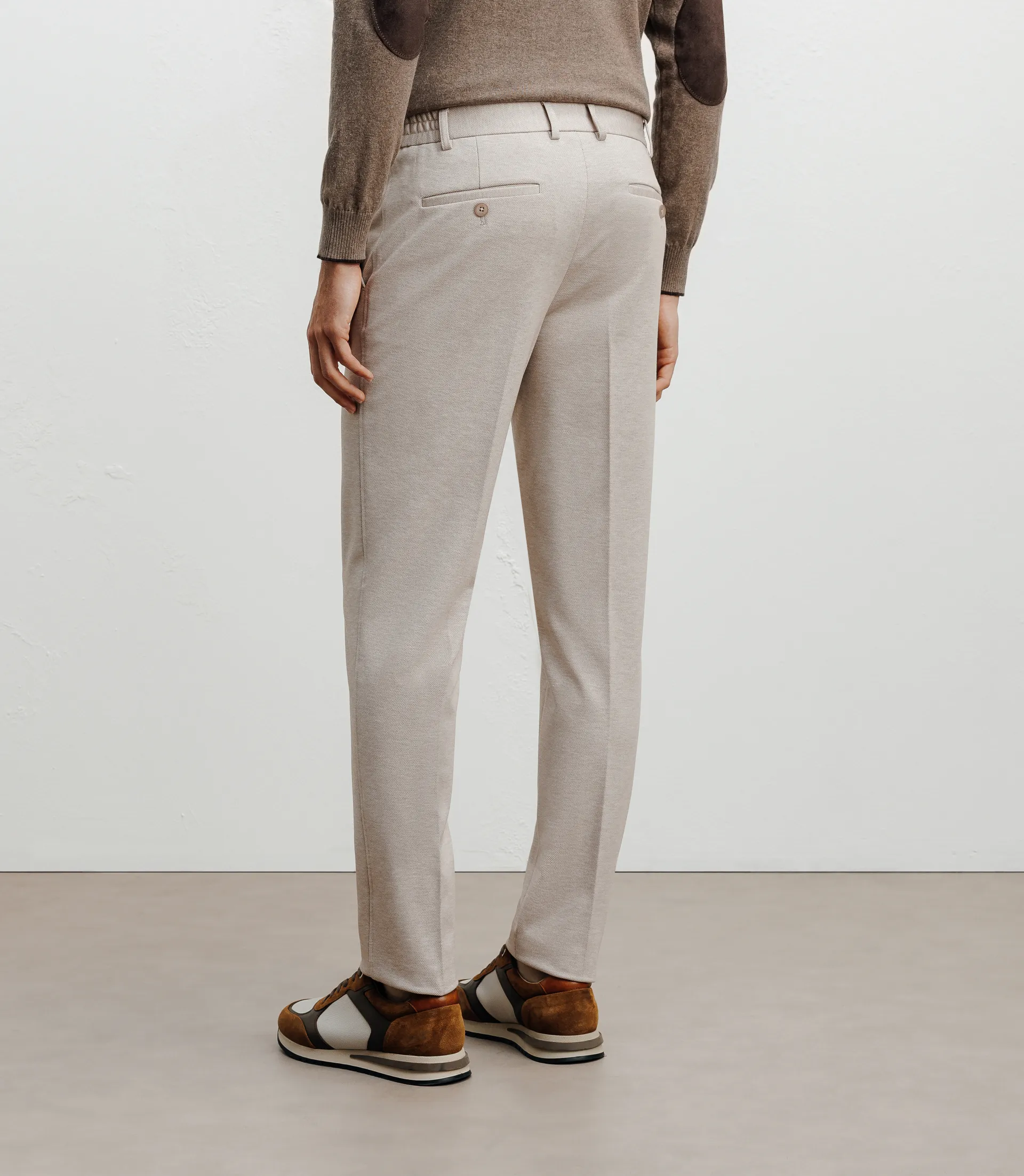 Pantalon ville en maille avec pli beige - Image 4