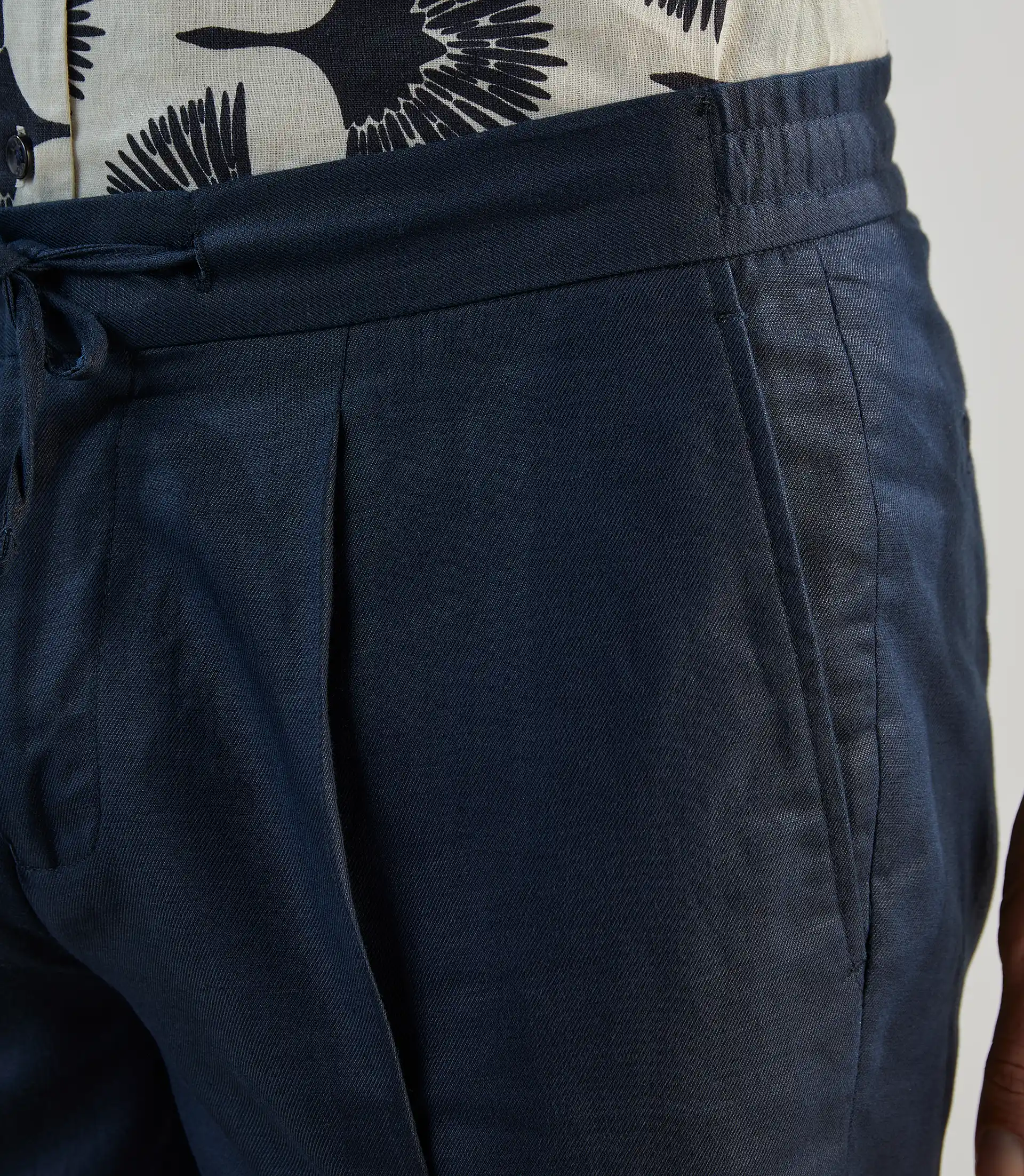 Pantalon casual avec cordon de serrage marine - Image 2