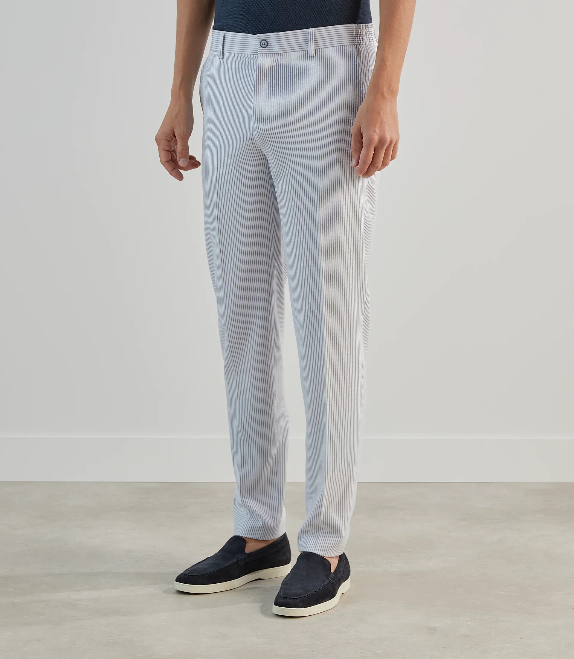 Pantalon ville en seersucker rayé bleu