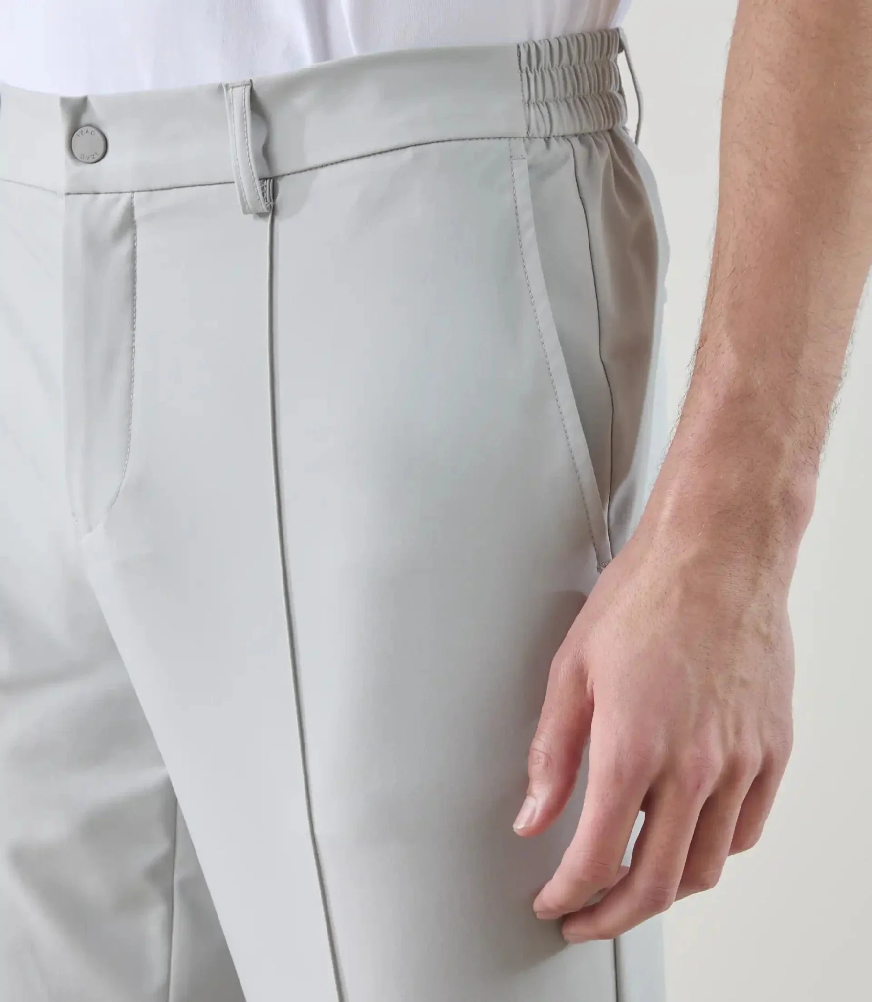 Pantalon ville en tissu technique gris clair - Image 2
