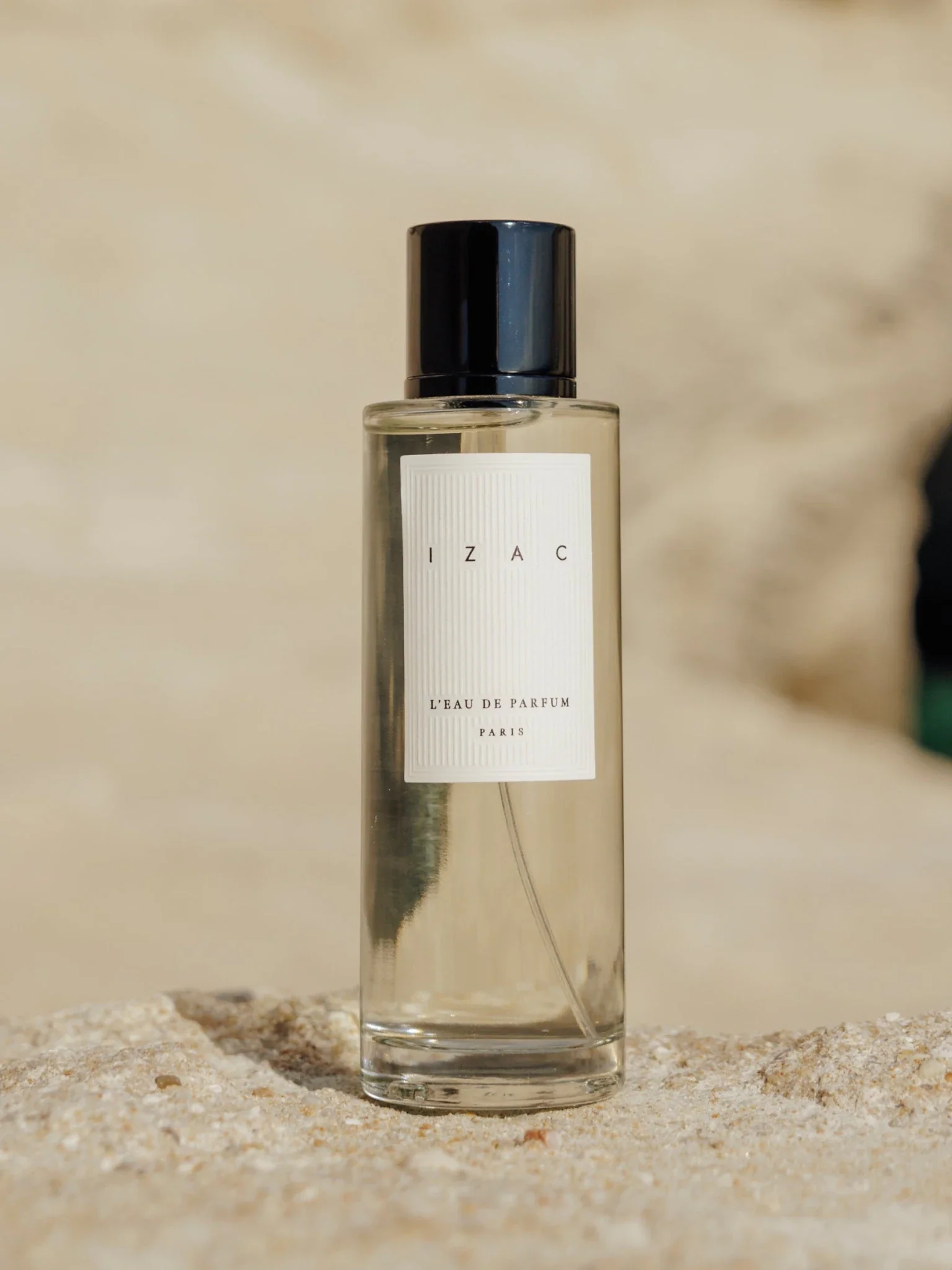 L'eau de parfum IZAC