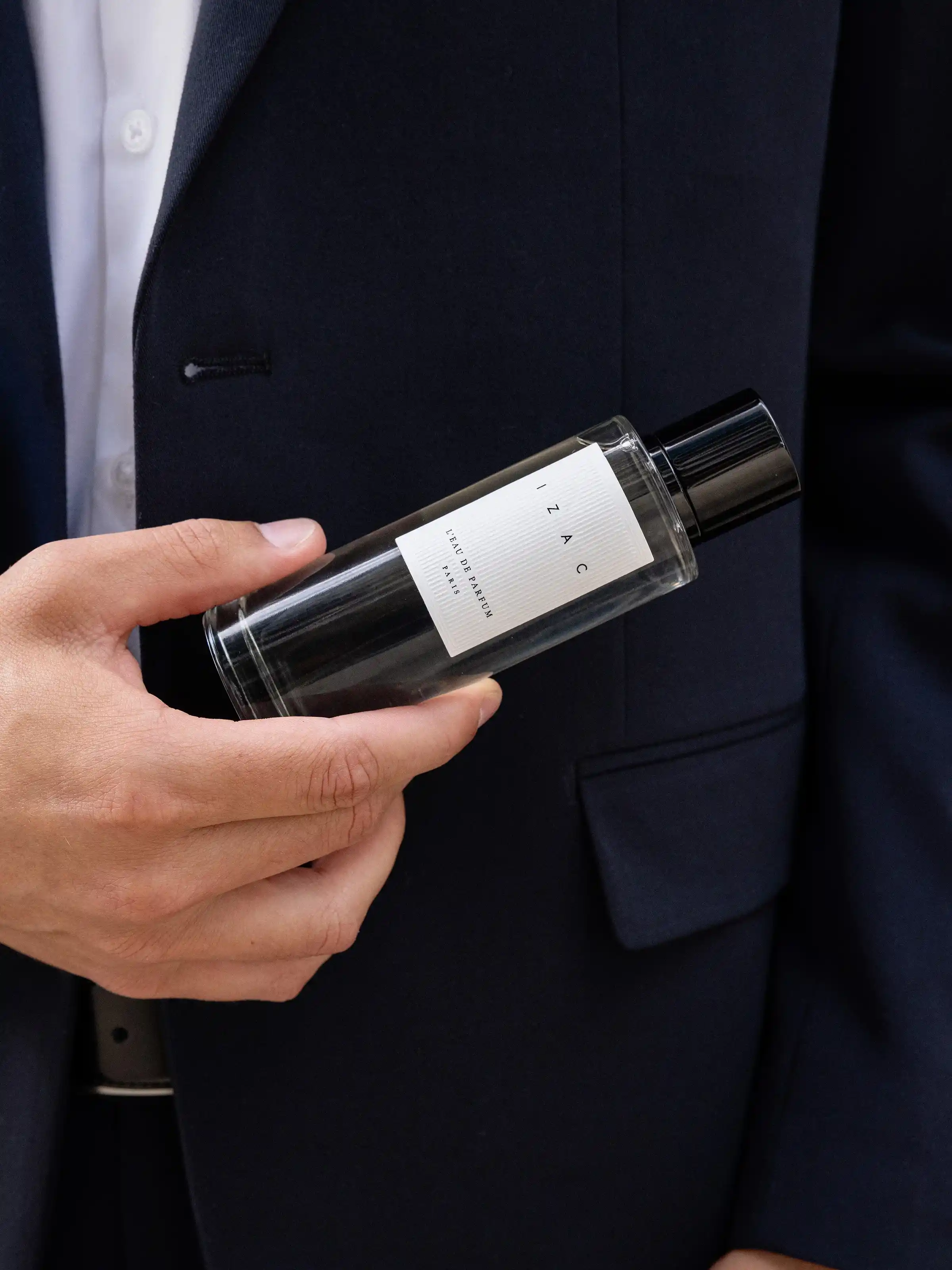 L'eau de parfum IZAC - Image 2