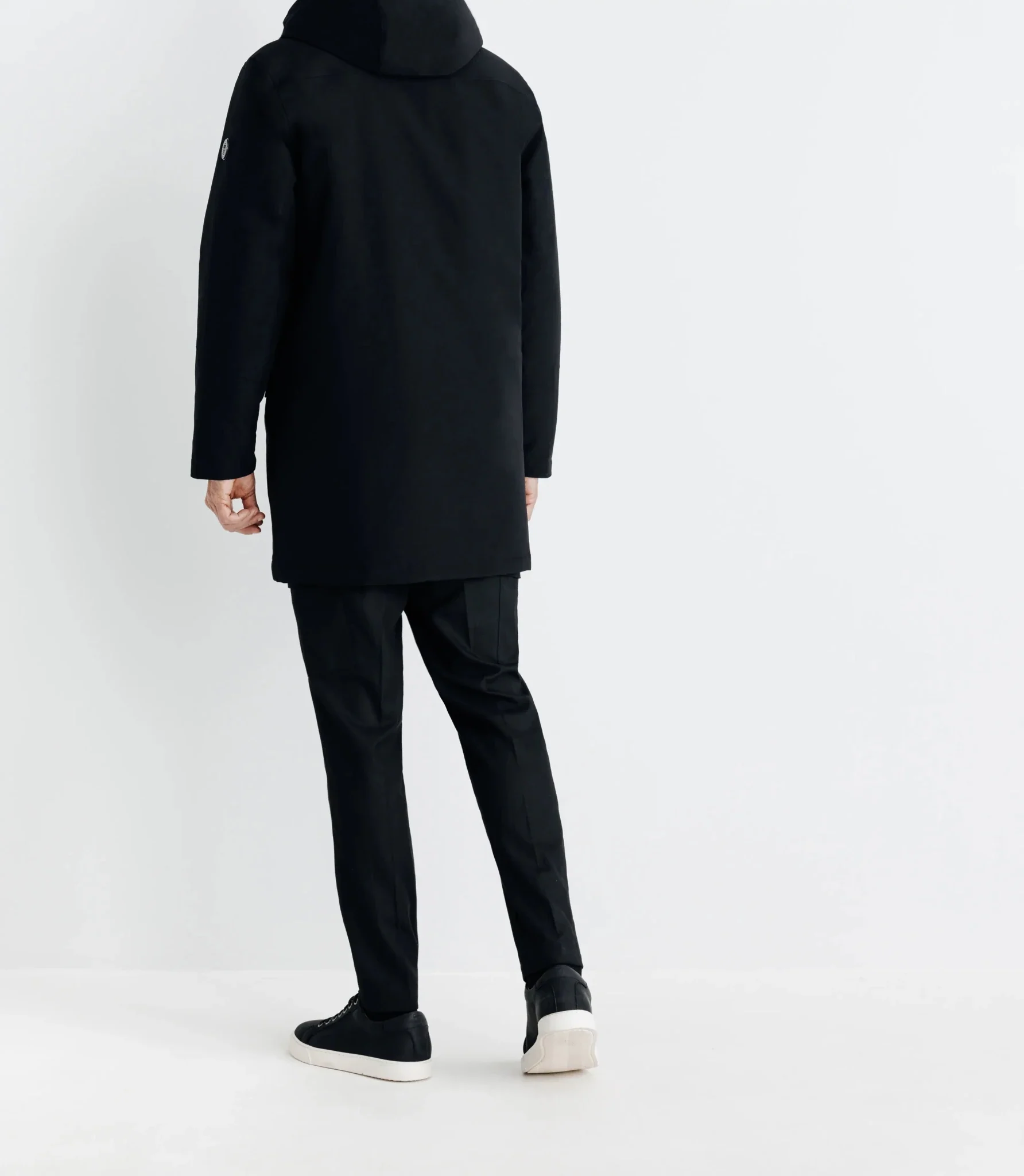 Parka à capuche noire - Image 2