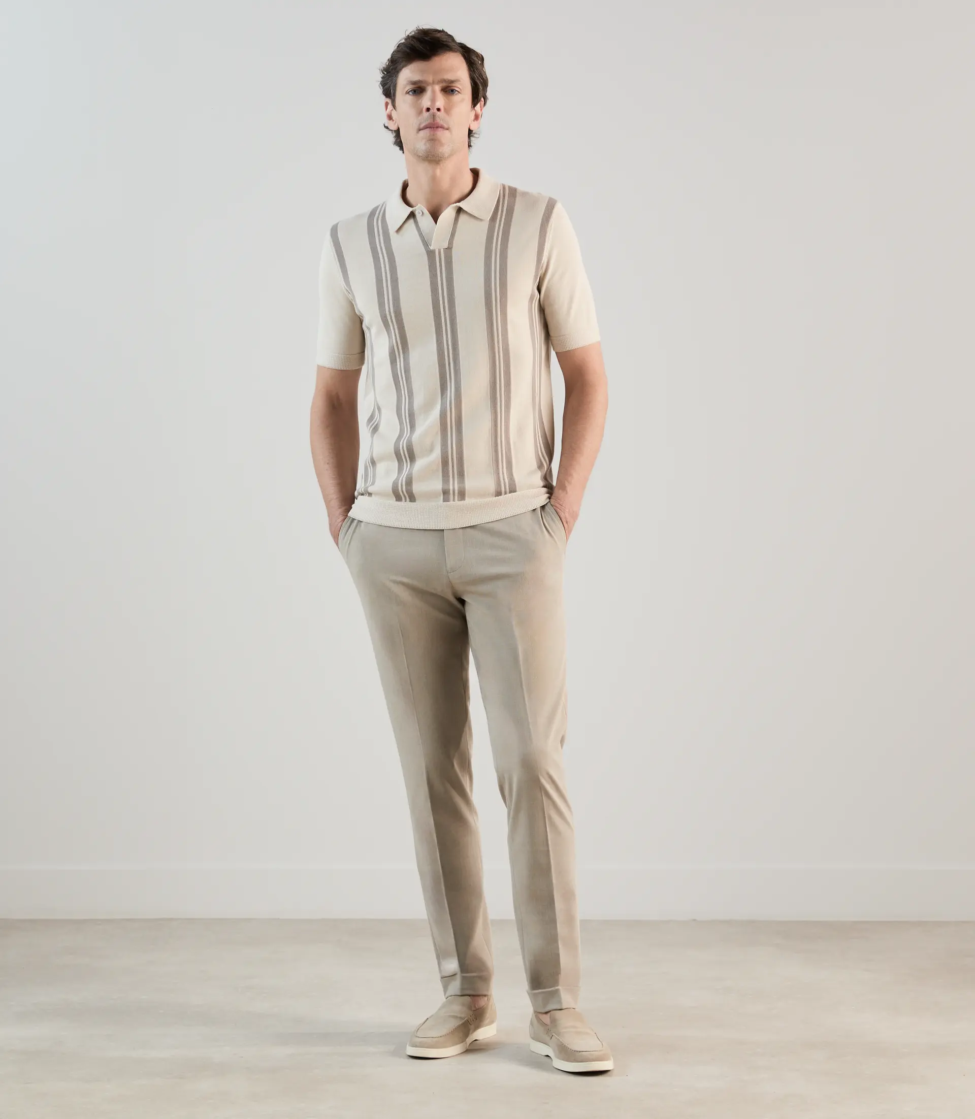 Polo en maille à rayures beige - Image 3