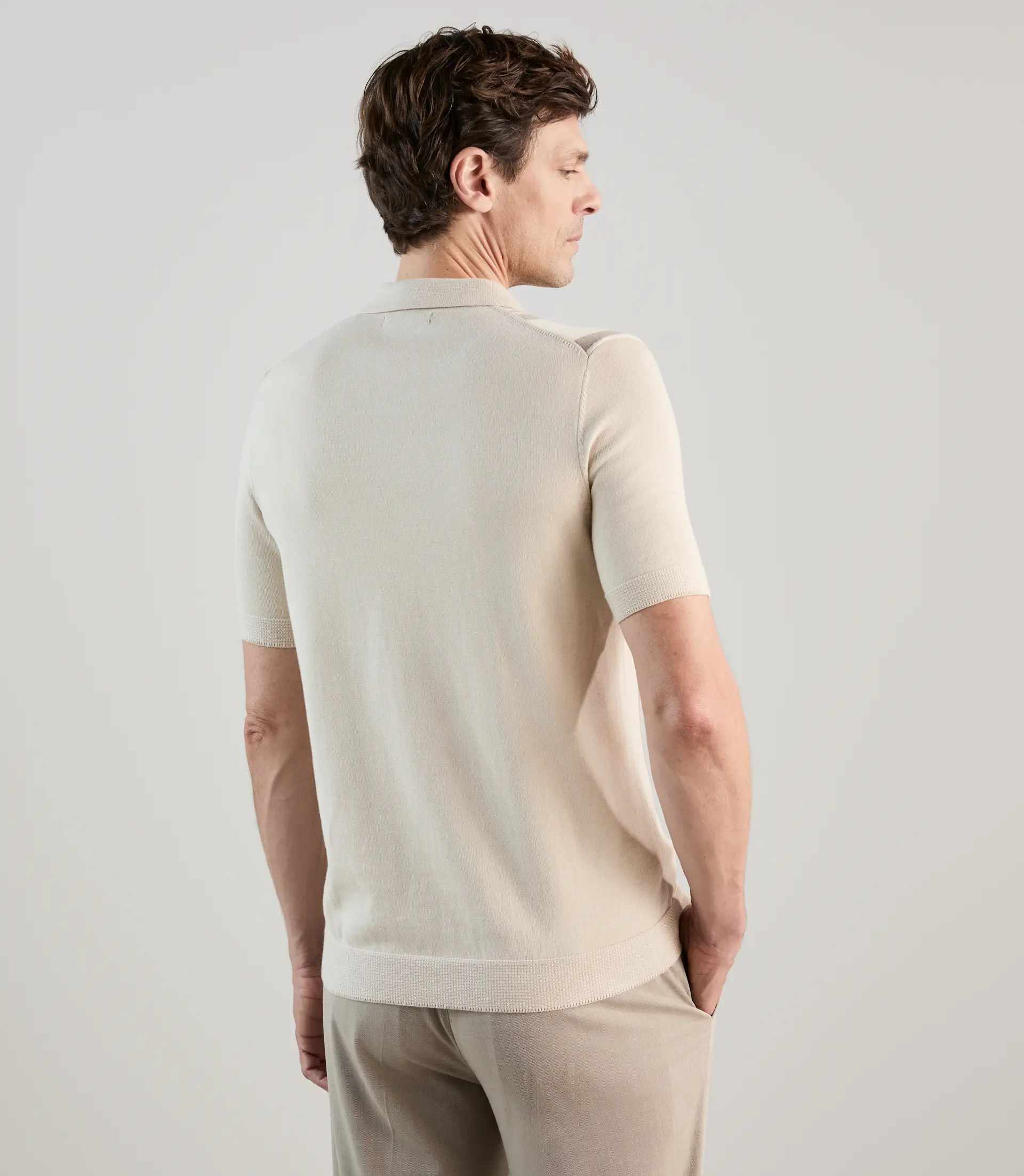 Polo en maille à rayures beige - Image 4
