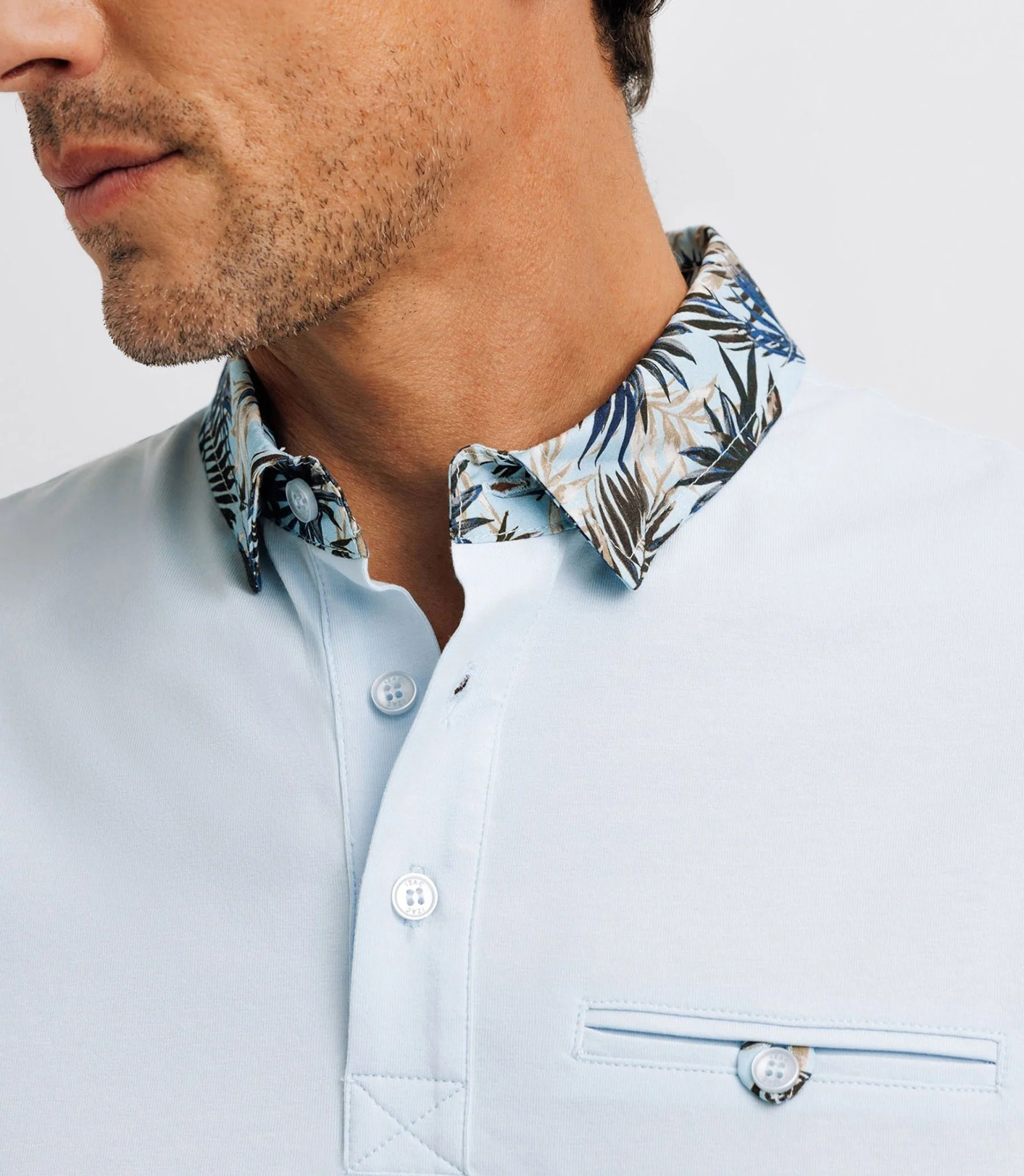 Polo avec broderie bleu ciel - Image 3