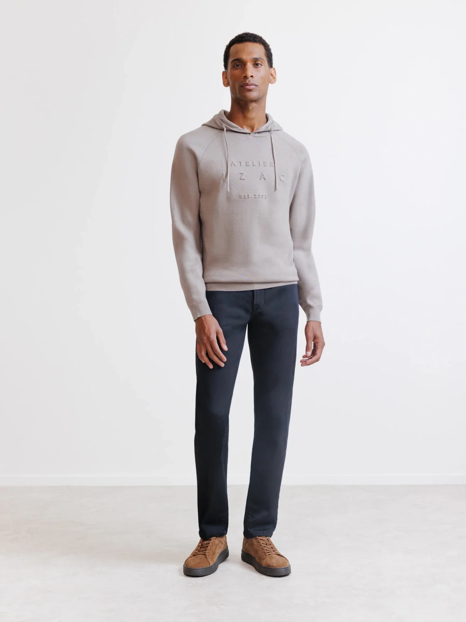 Pull à capuche en maille taupe - Image 3
