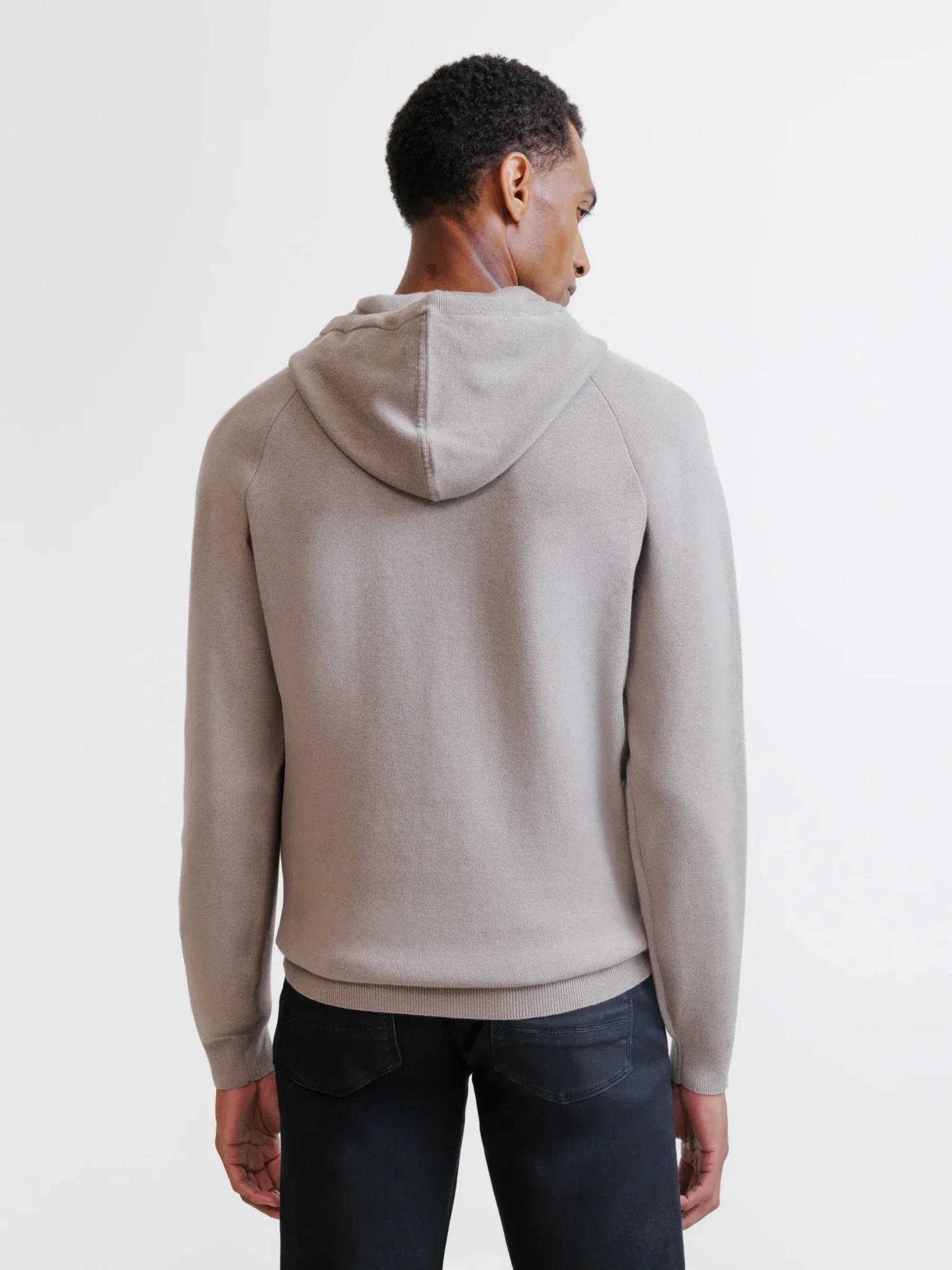 Pull à capuche en maille taupe - Image 4